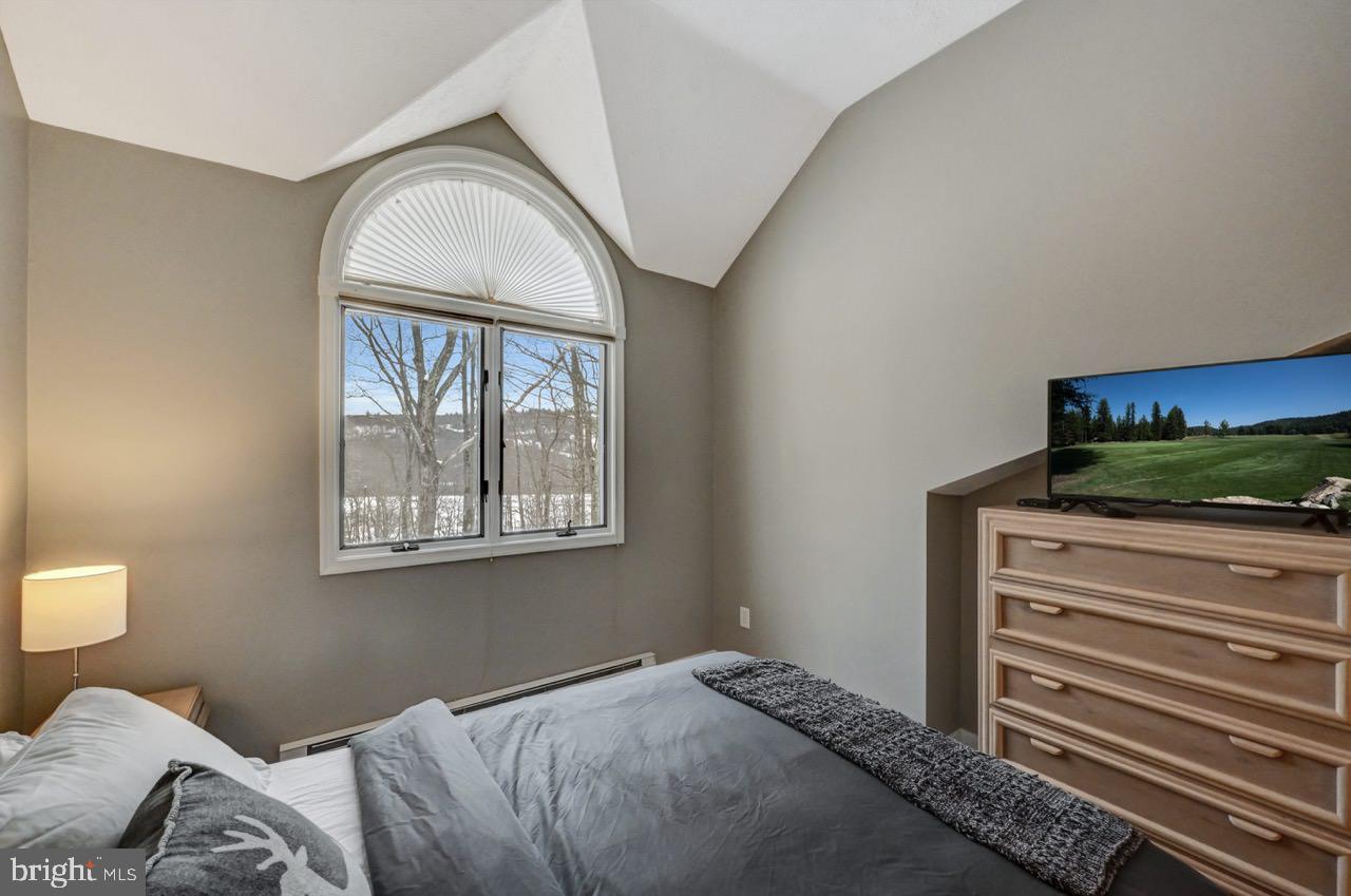 LAURELWOODS - Residential