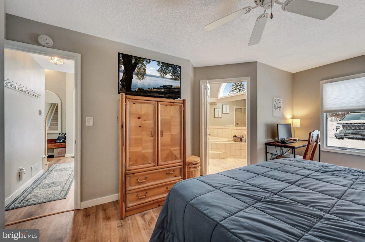 LAURELWOODS - Residential