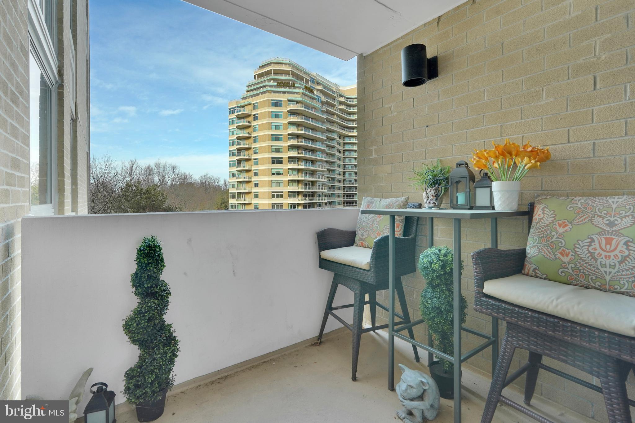 THE ELIZABETH - Residential