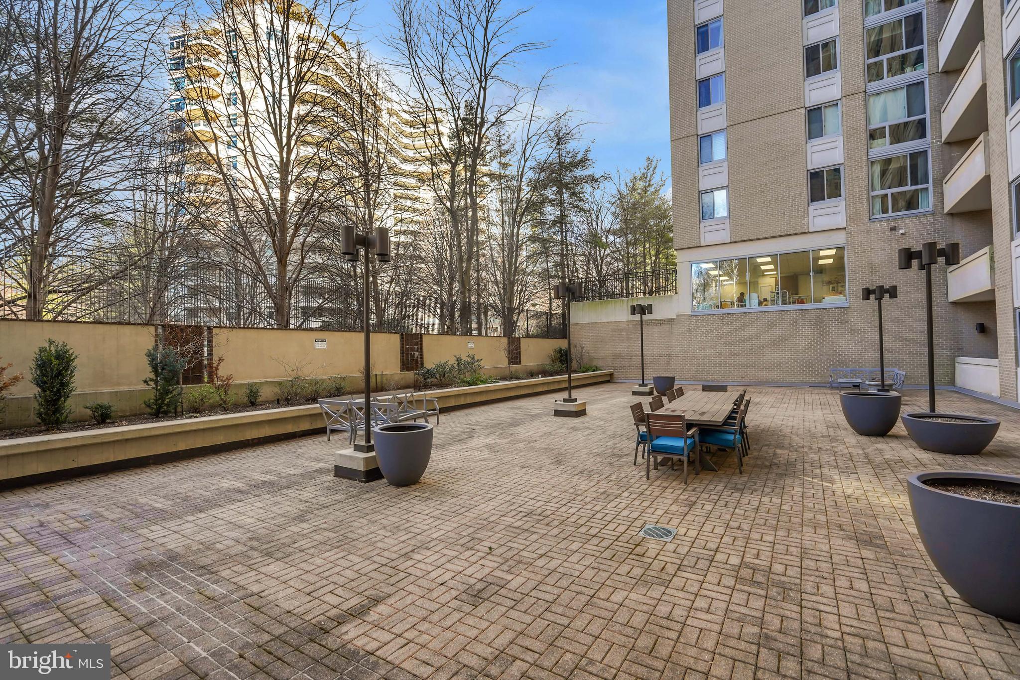 THE ELIZABETH - Residential