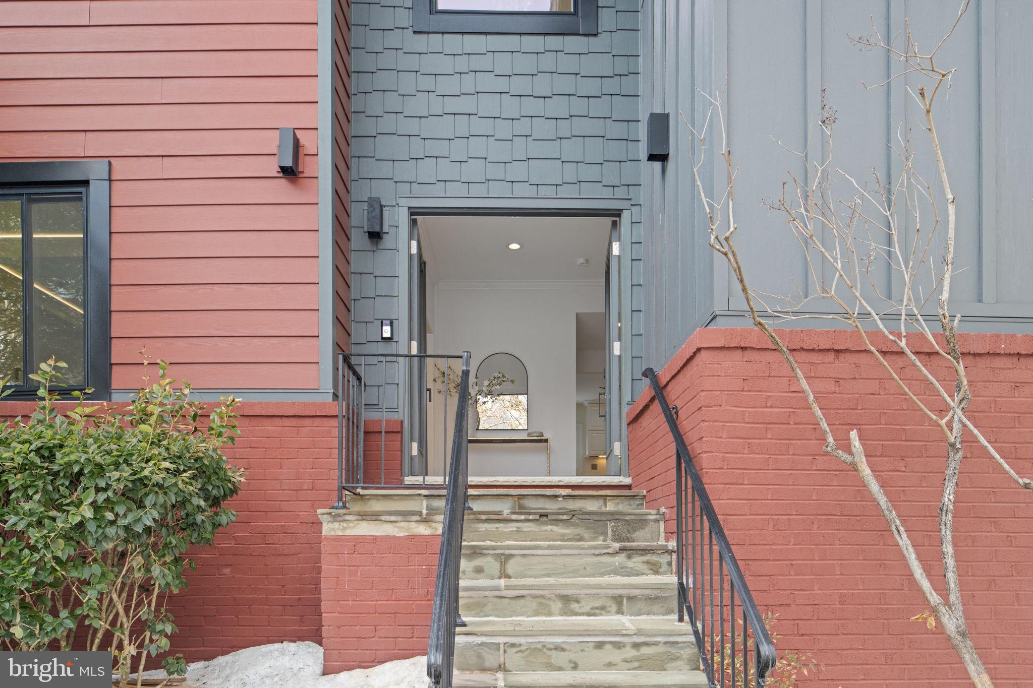 3015 OREGON KNOLLS DRIVE NW