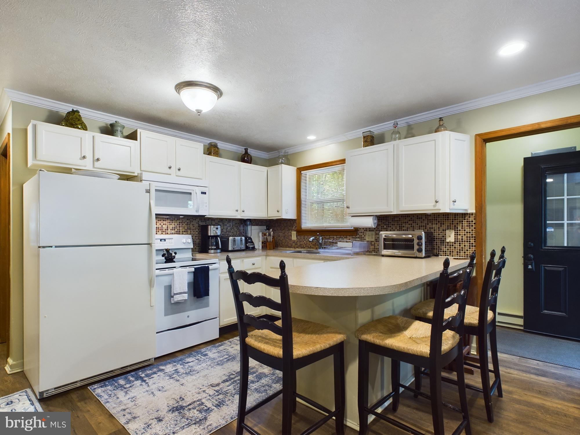 ARROWHEAD  LAKES - Residential