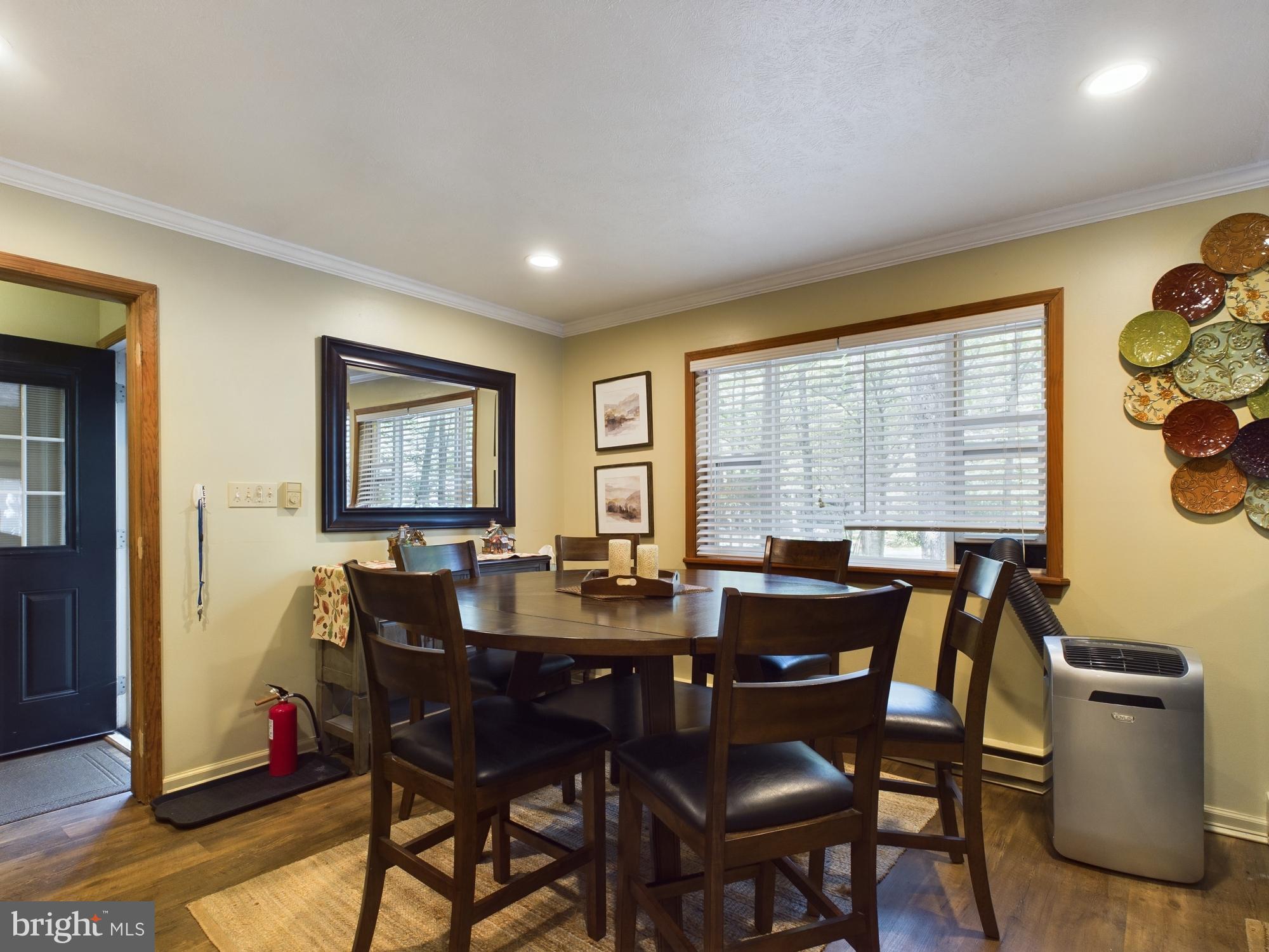 ARROWHEAD  LAKES - Residential