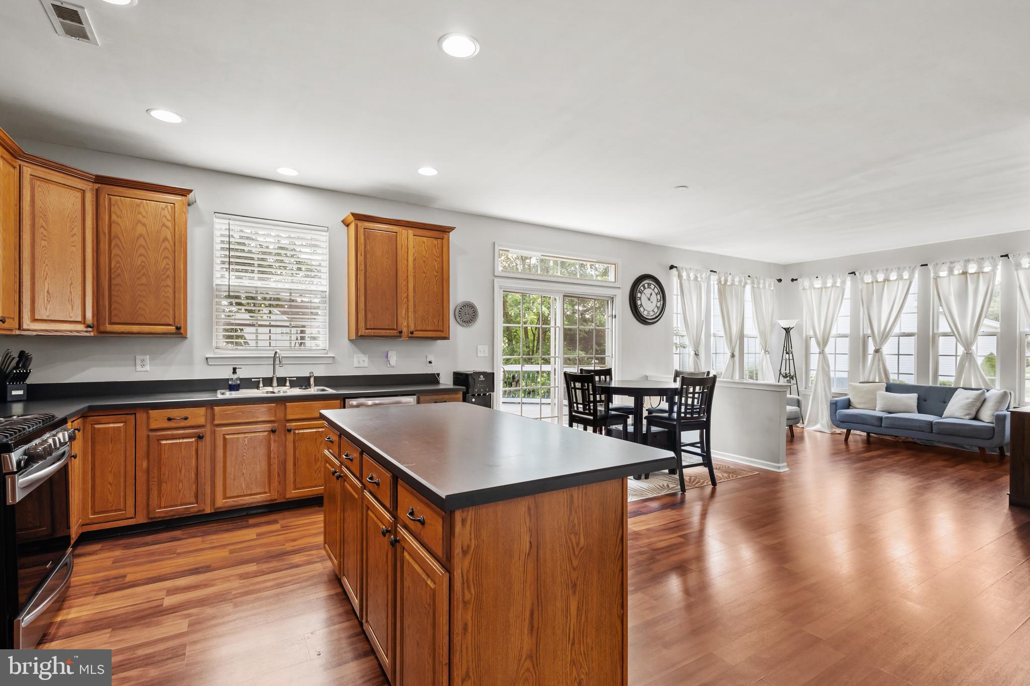 LANDIS POINTE - Residential