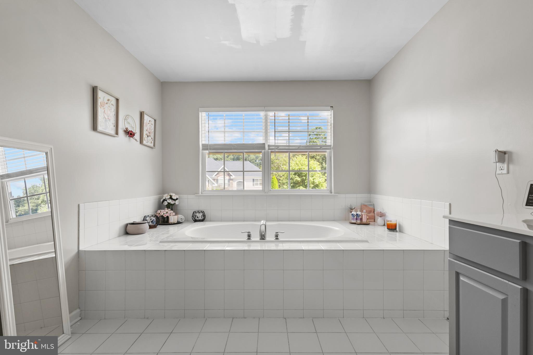 LANDIS POINTE - Residential