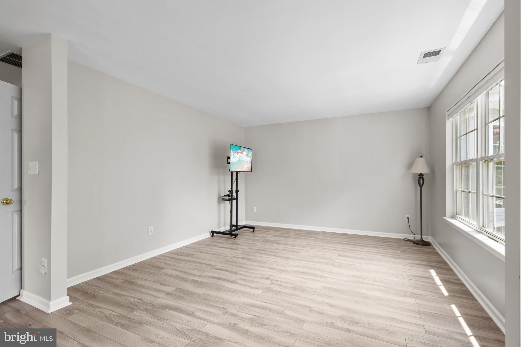 LANDIS POINTE - Residential