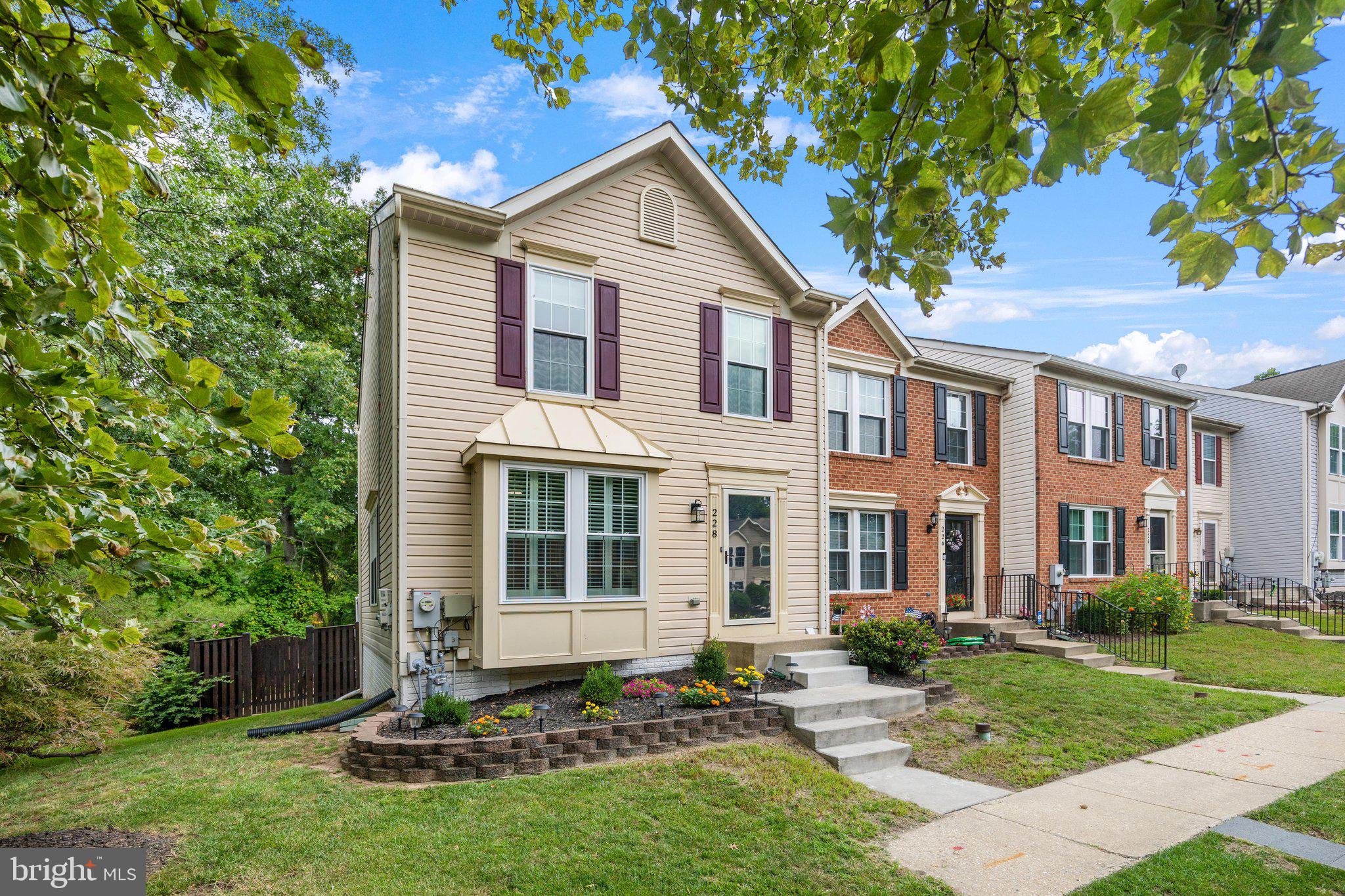 228 FOXTREE DRIVE