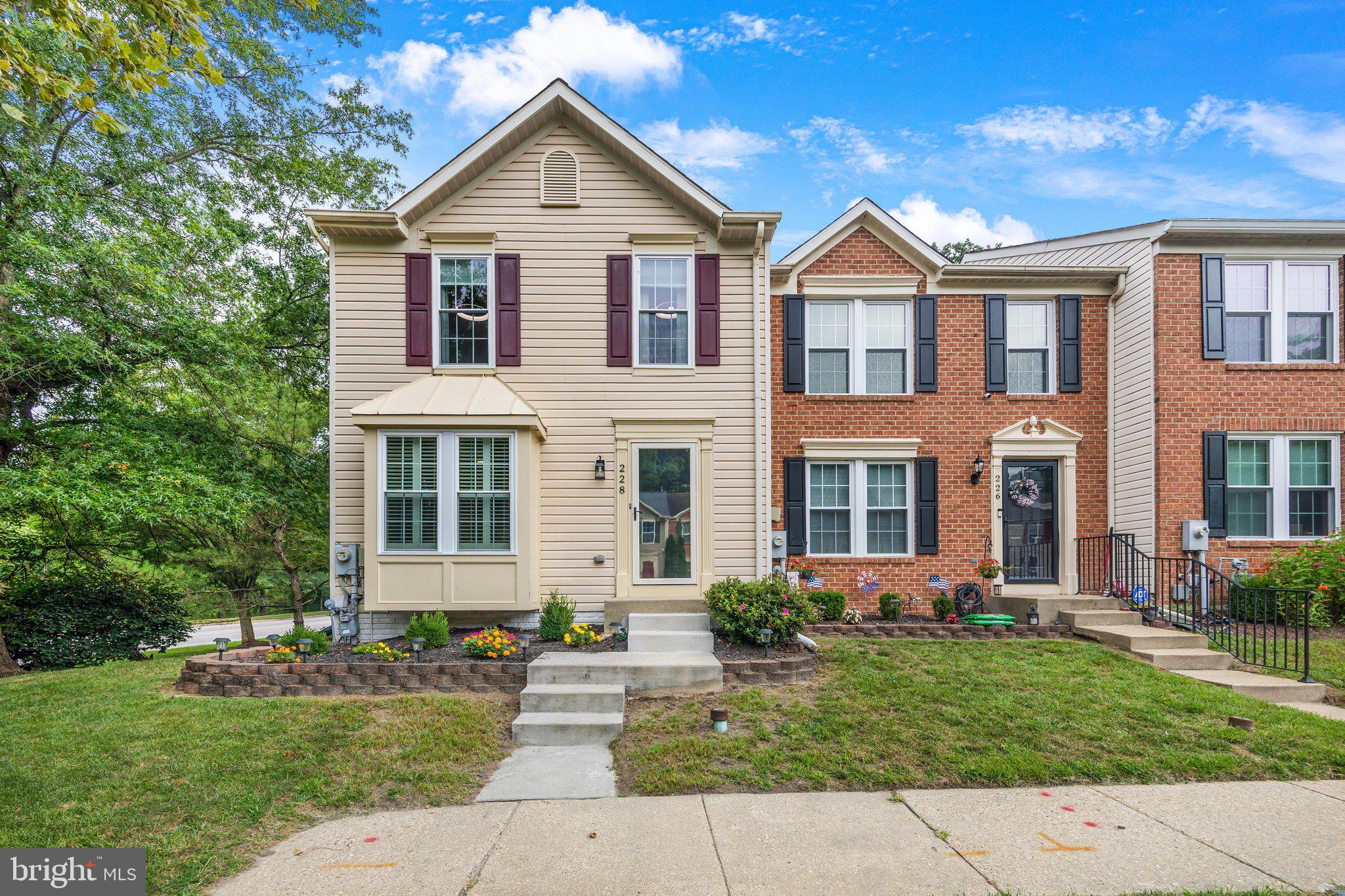 228 FOXTREE DRIVE