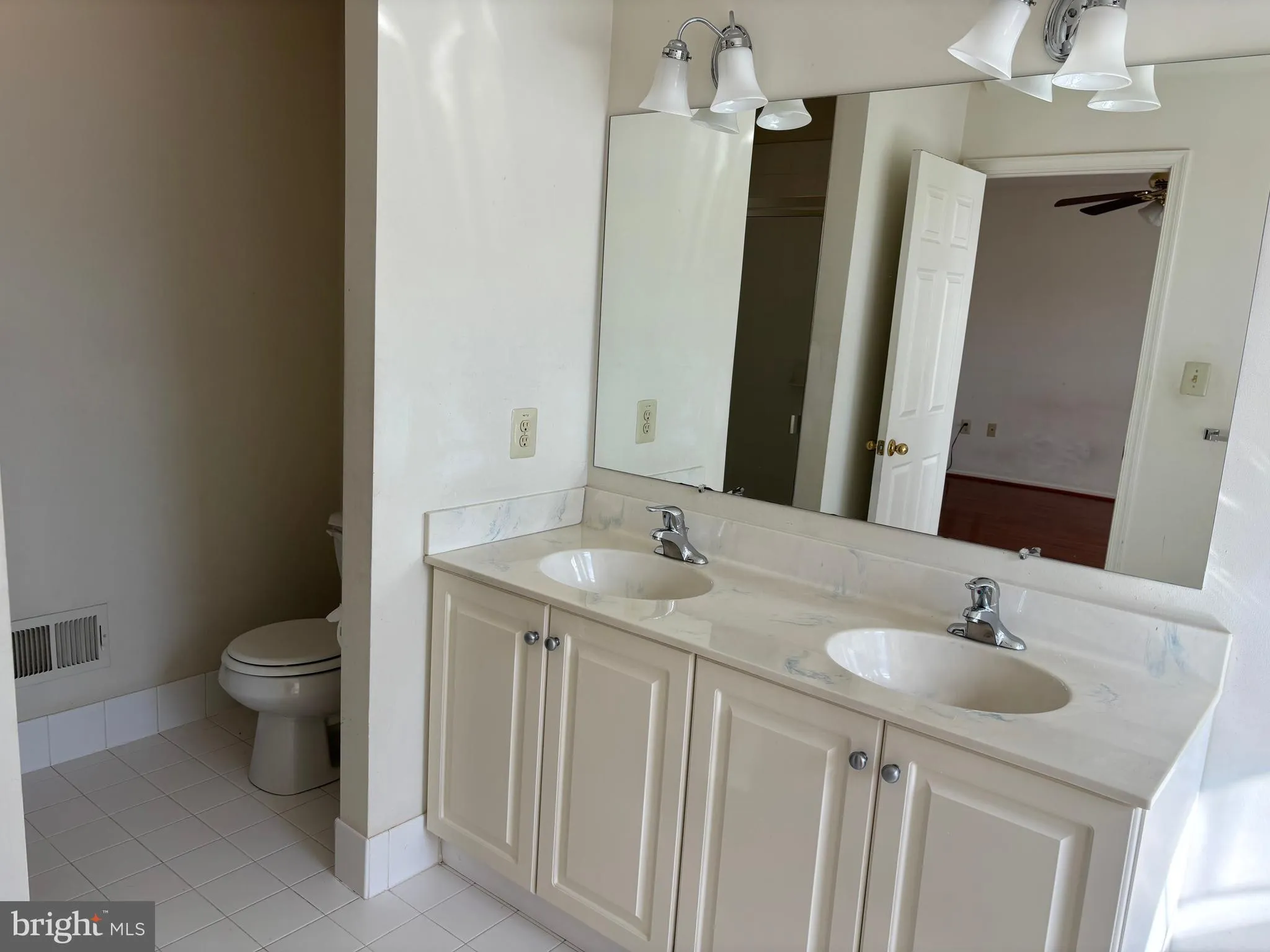 Colmar, Pennsylvania 18915, United States, 3 Bedrooms Bedrooms, ,3 BathroomsBathrooms,Residential,Active,135635