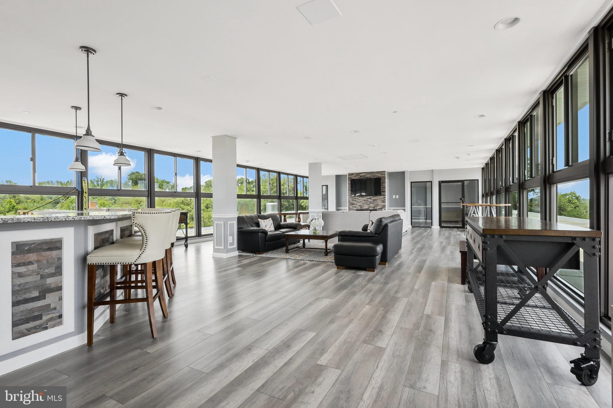 MADISON CONDOMINIUM - Residential