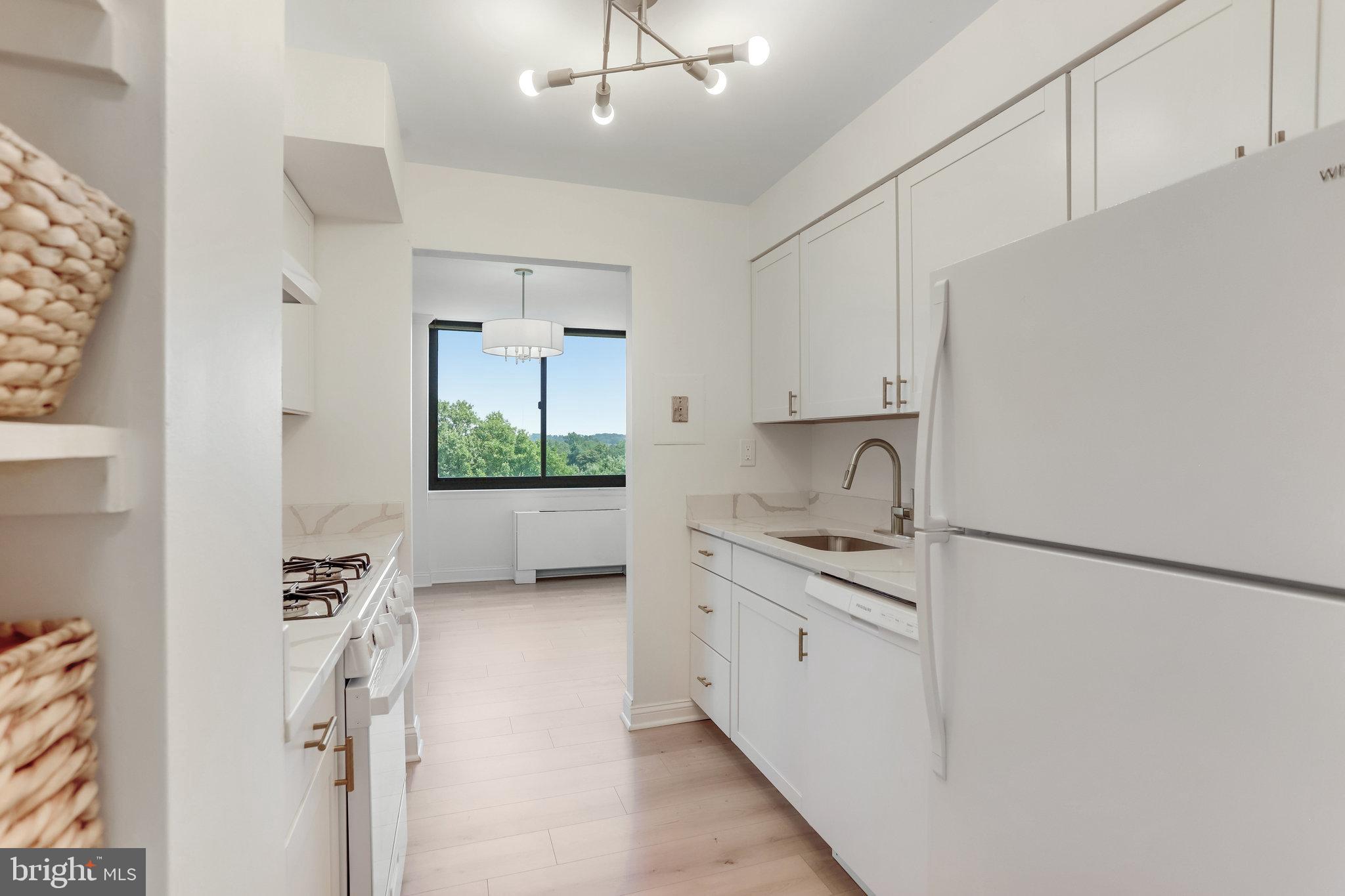 MADISON CONDOMINIUM - Residential