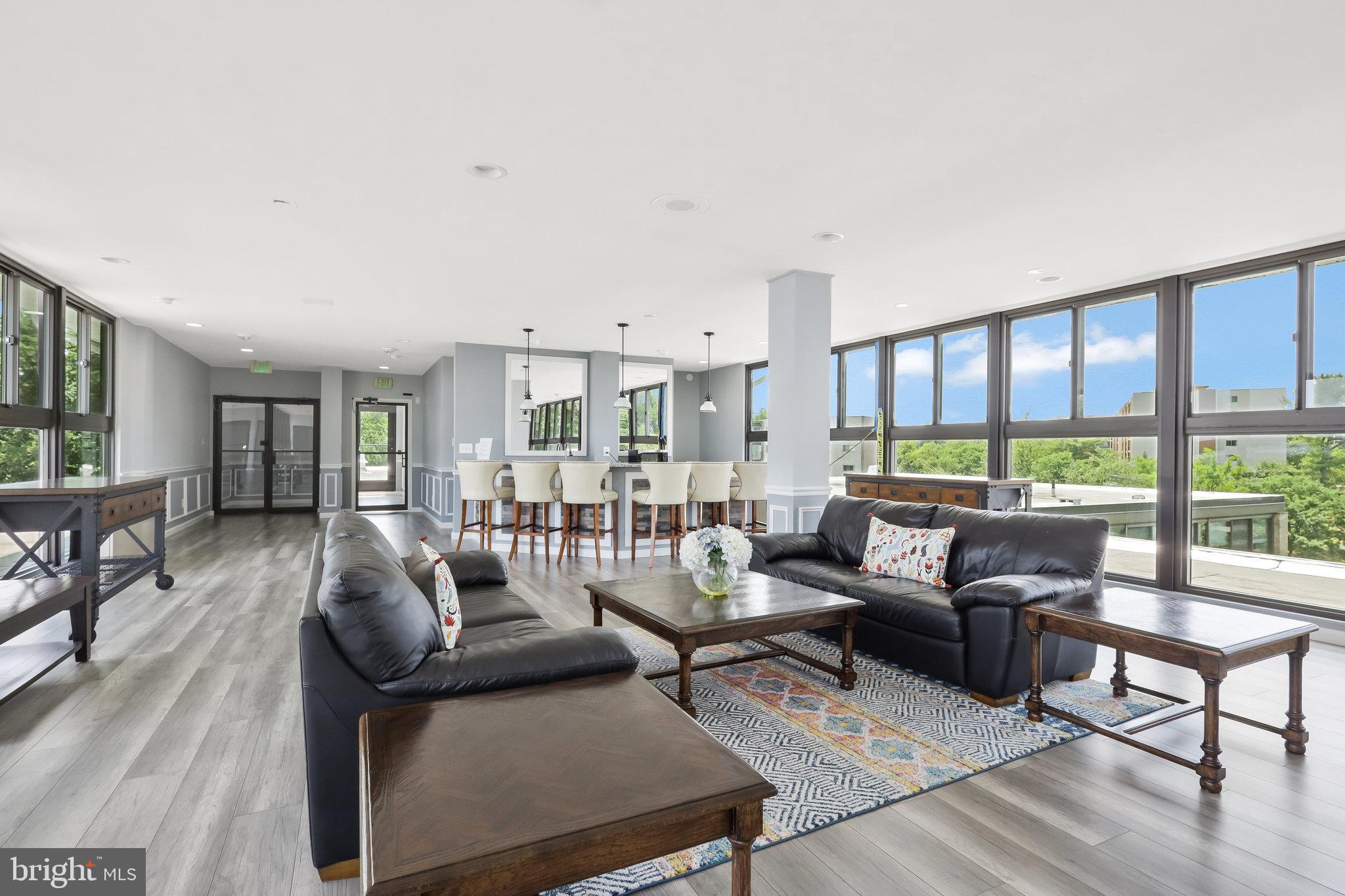 MADISON CONDOMINIUM - Residential