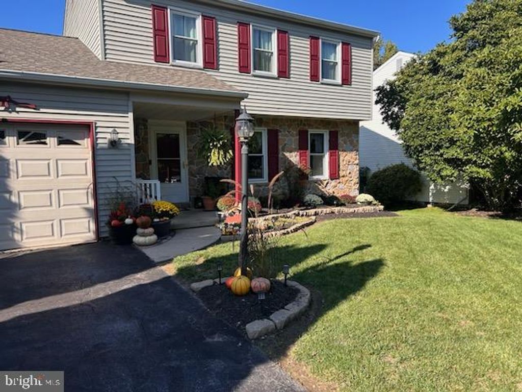 Photo of 409 5th Ave, PARKESBURG, PA 19365 (MLS # PACT2110732)