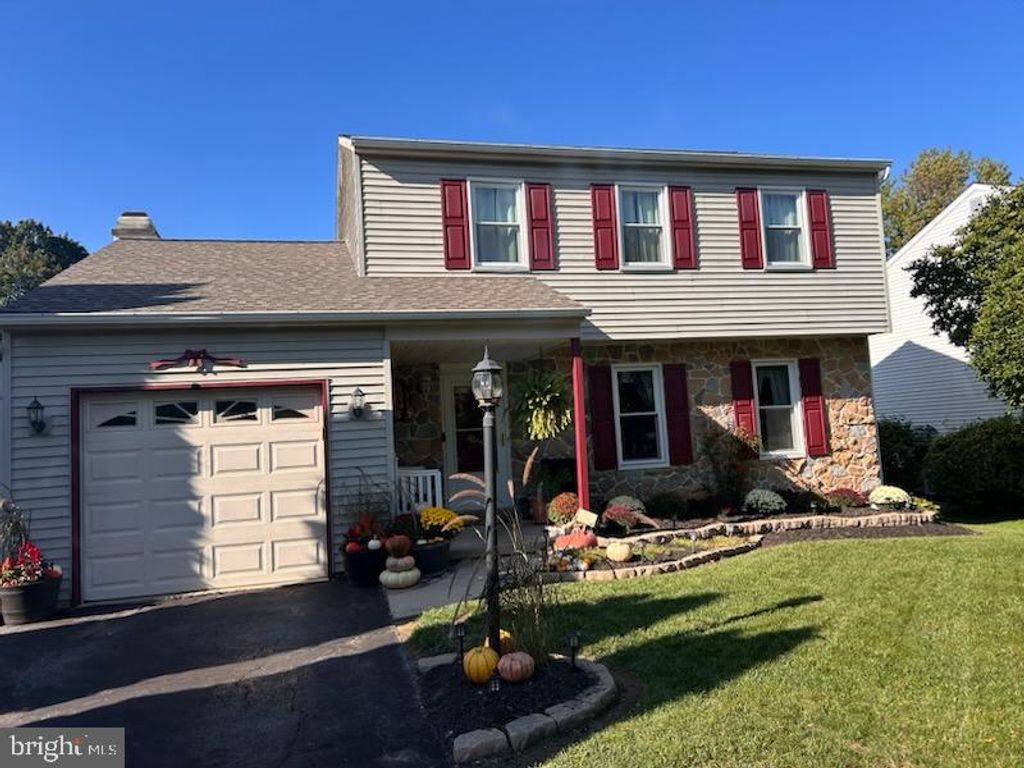 Photo of 409 5th Ave, PARKESBURG, PA 19365 (MLS # PACT2110732)
