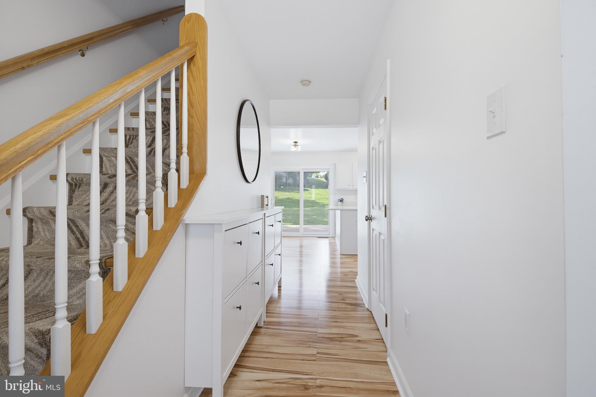 2822 RIDINGS WAY