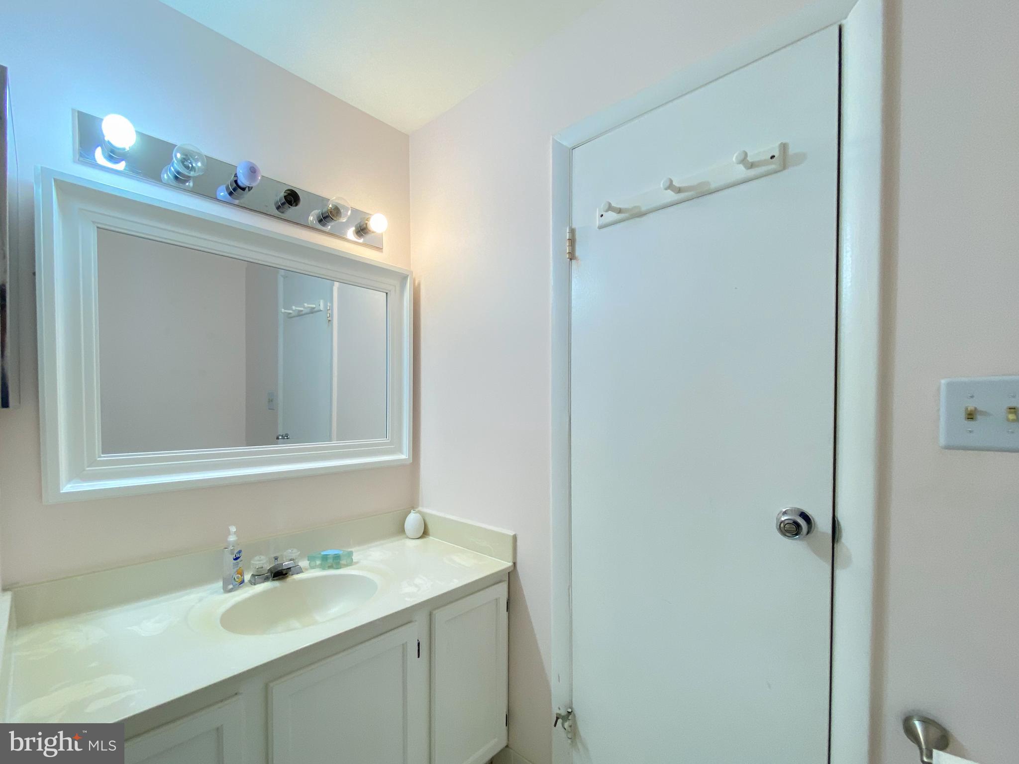 CHURCHILL - Residential