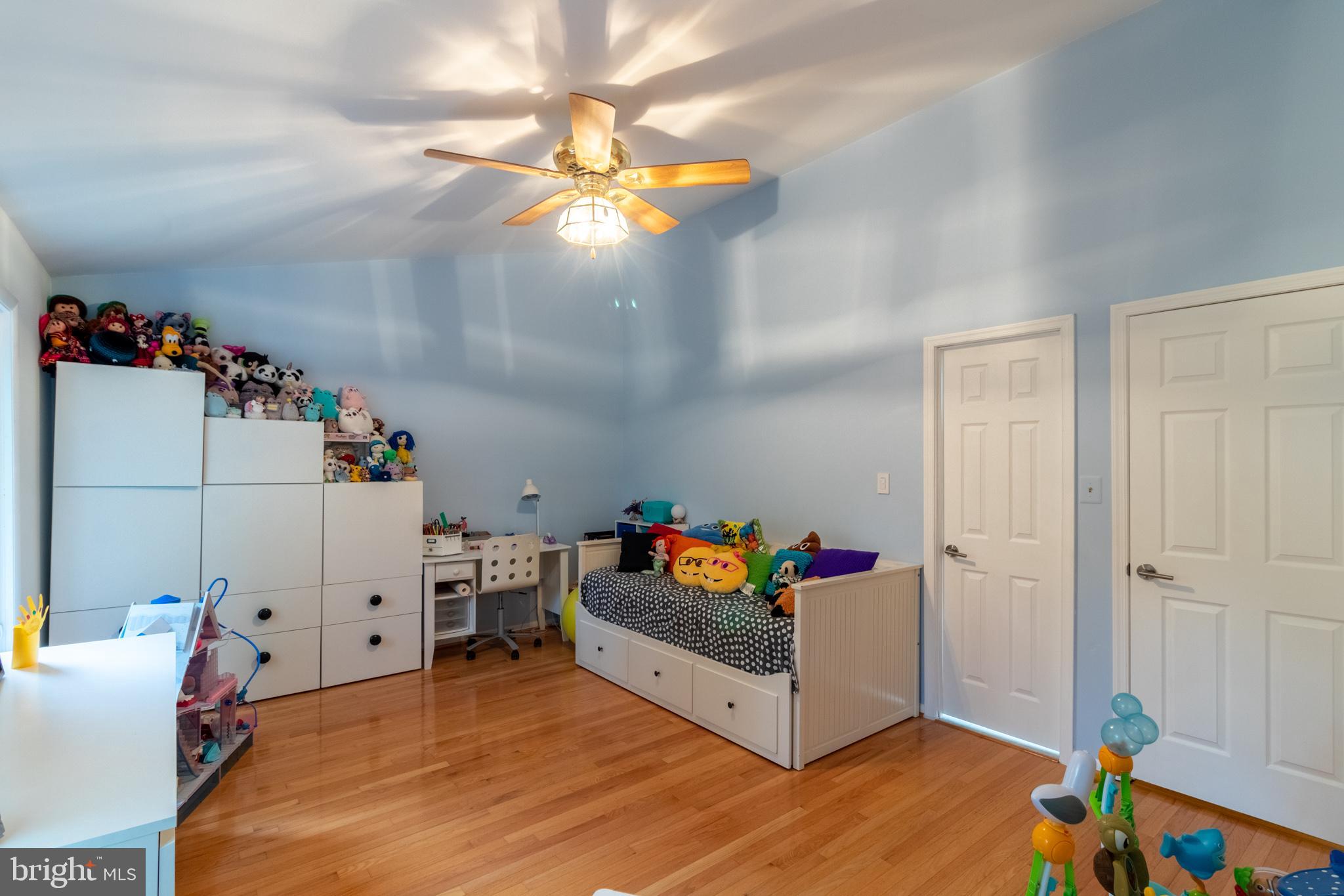 CHURCHILL - Residential