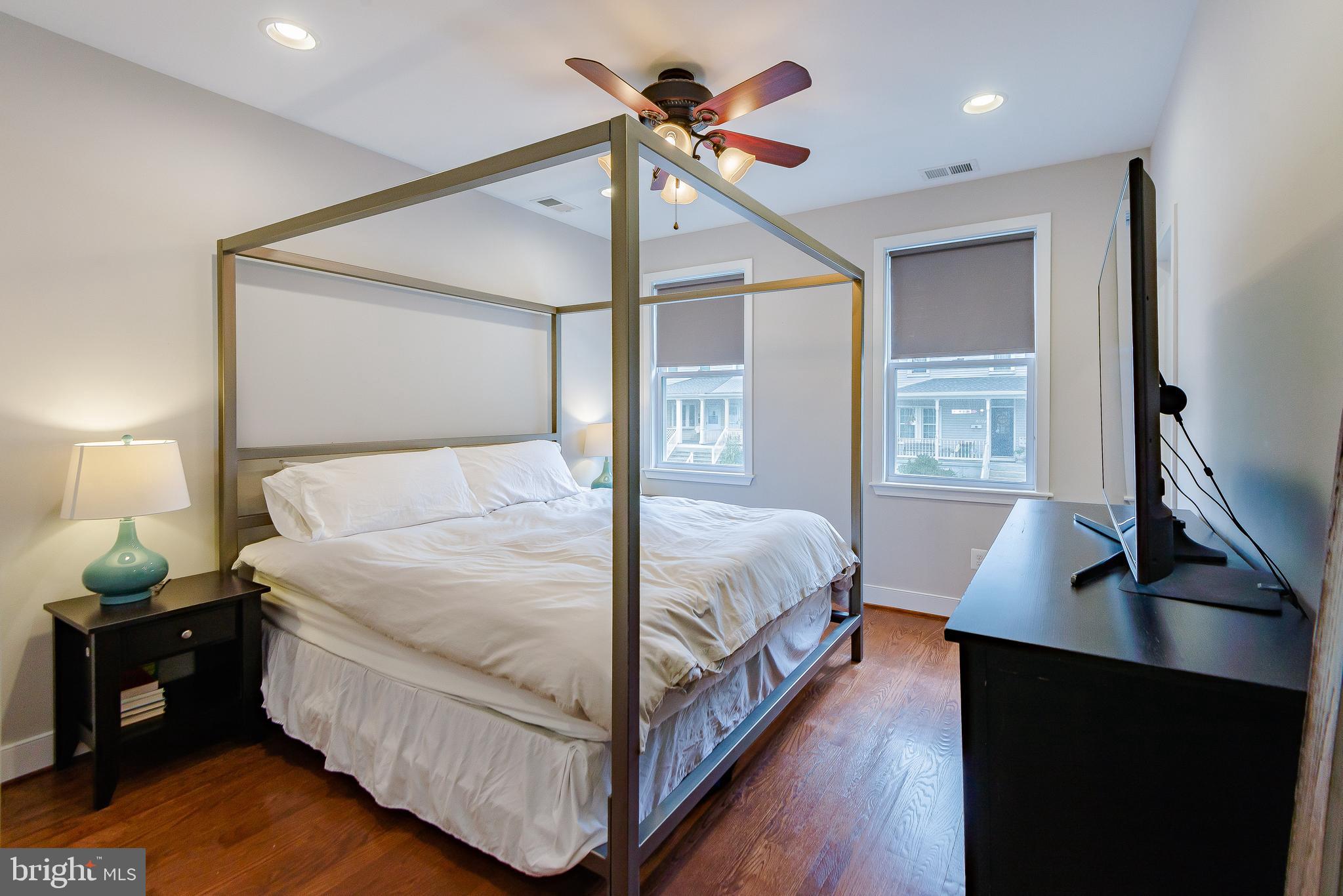 HOES HEIGHTS - Residential Lease