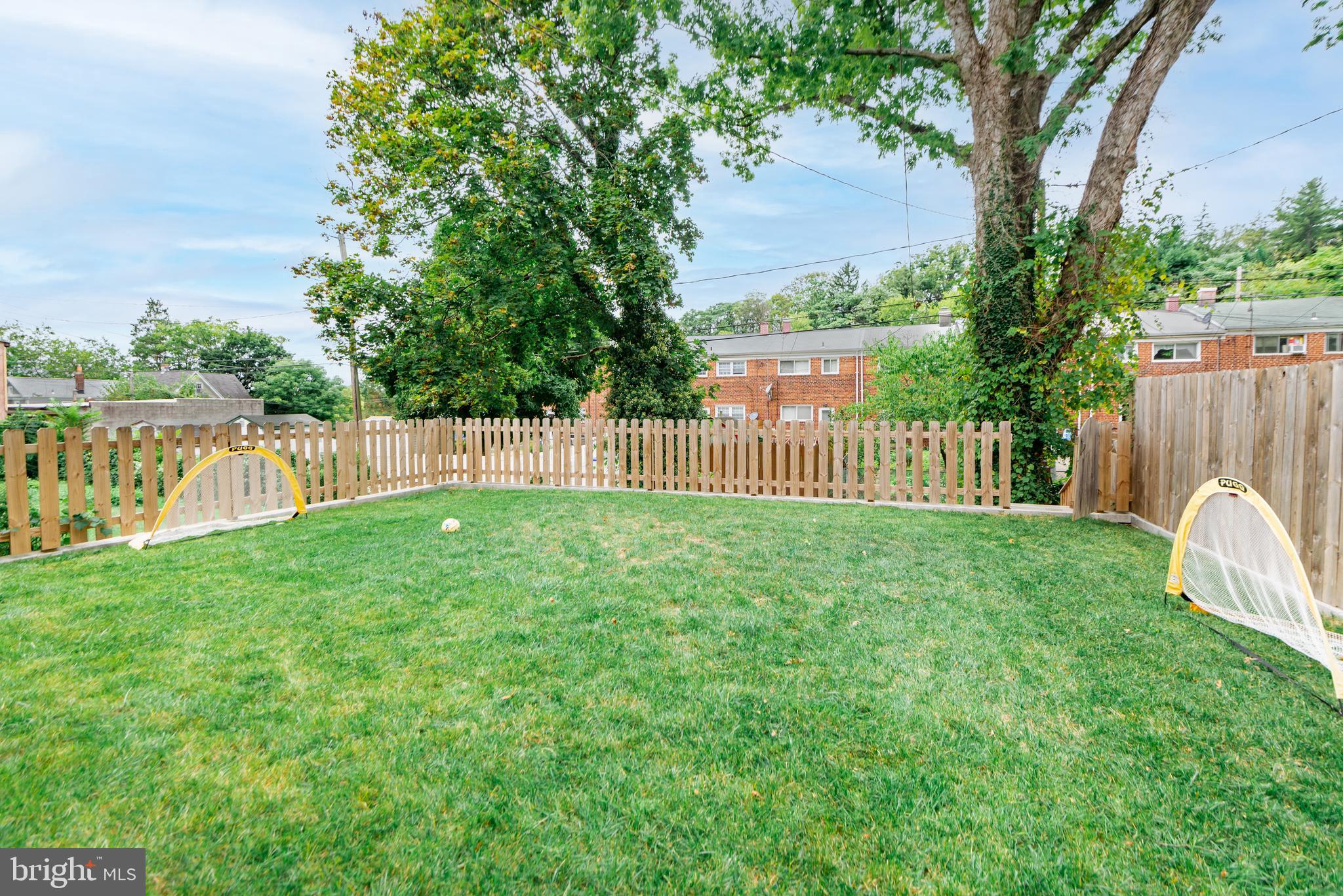 HOES HEIGHTS - Residential Lease