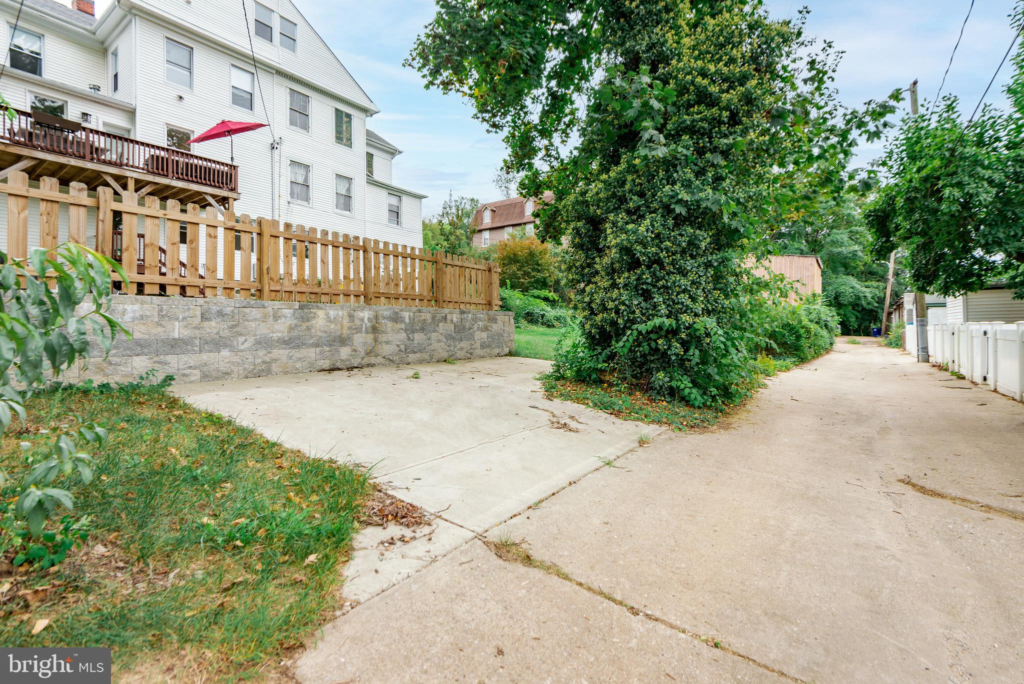 HOES HEIGHTS - Residential Lease