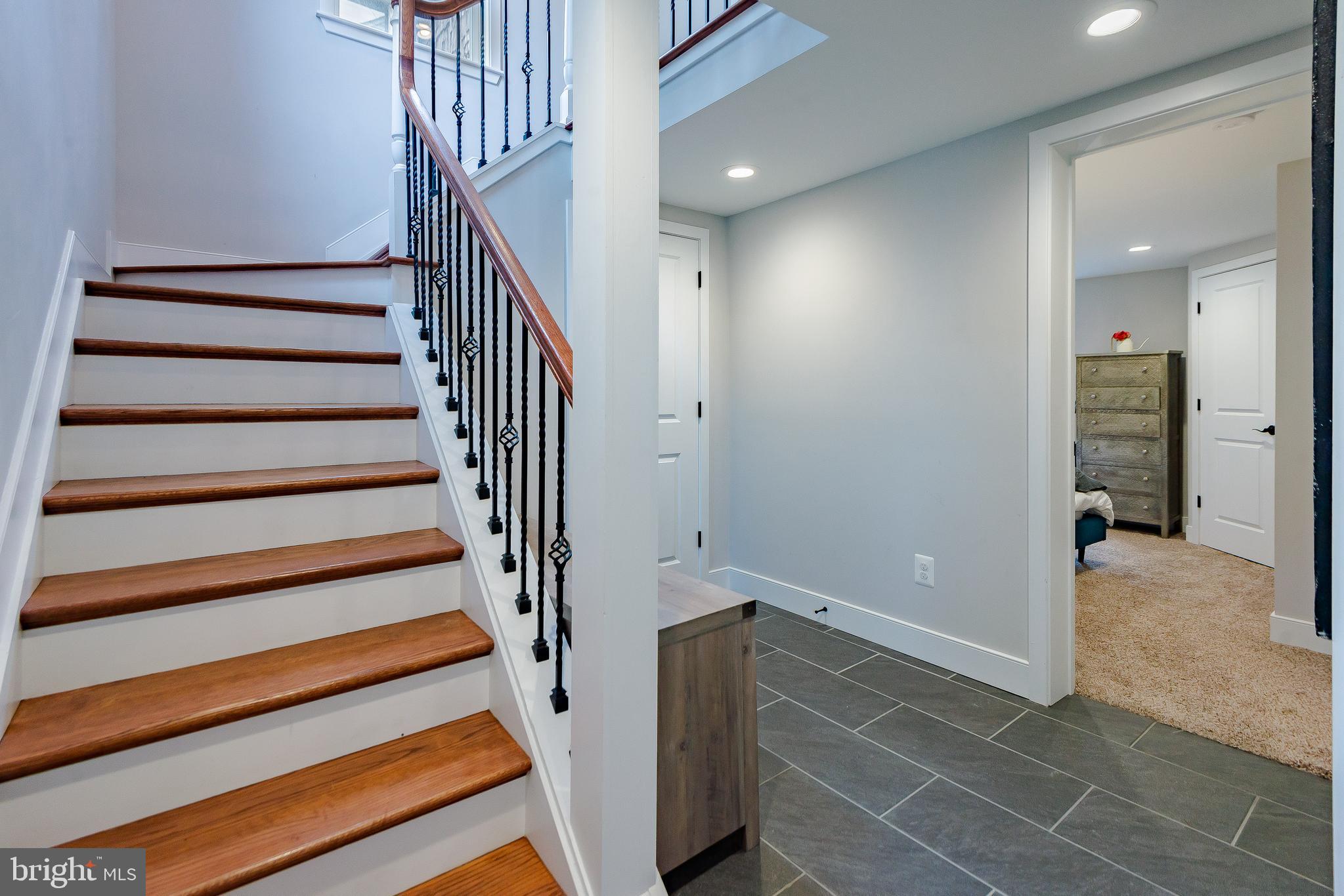 HOES HEIGHTS - Residential Lease