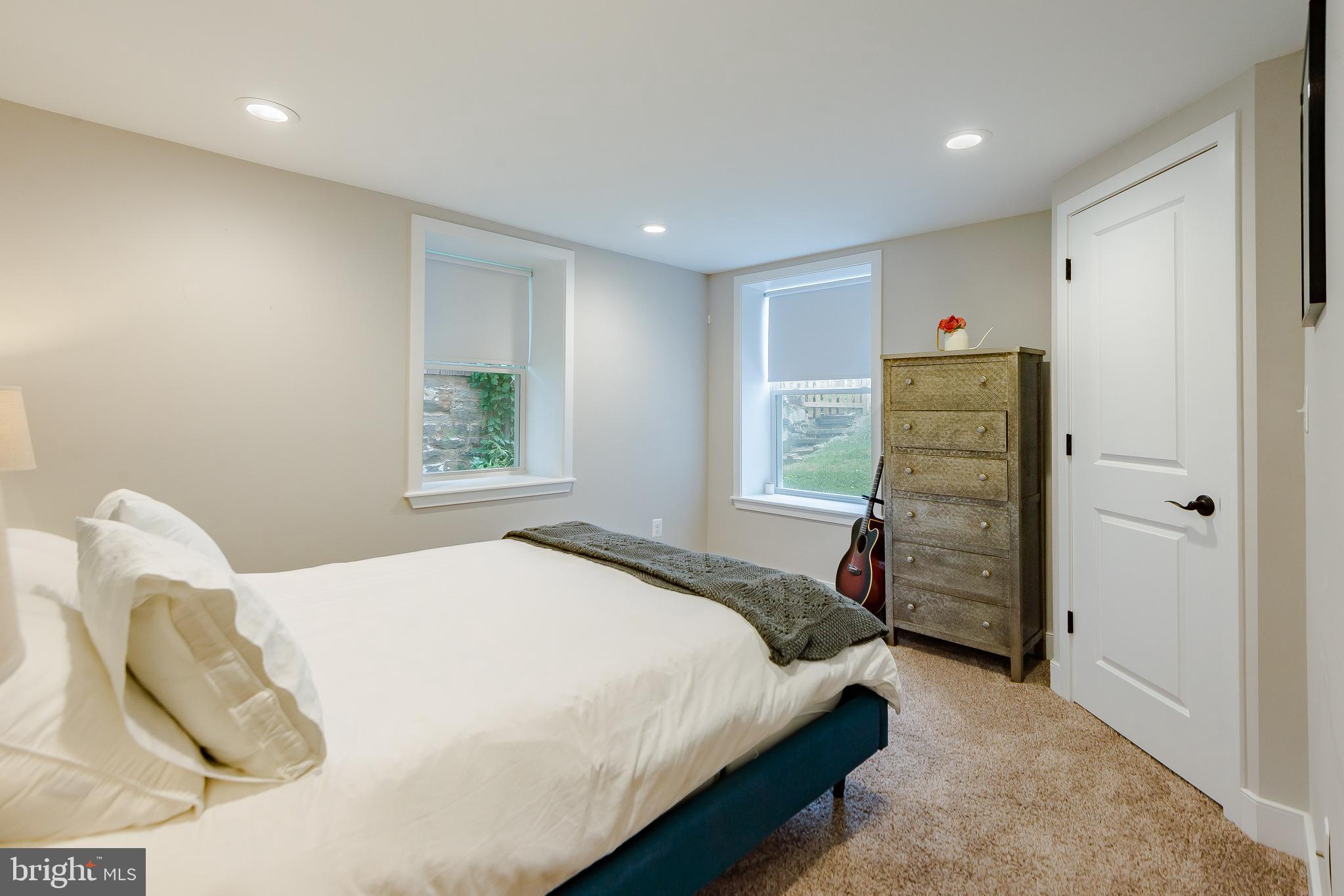 HOES HEIGHTS - Residential Lease