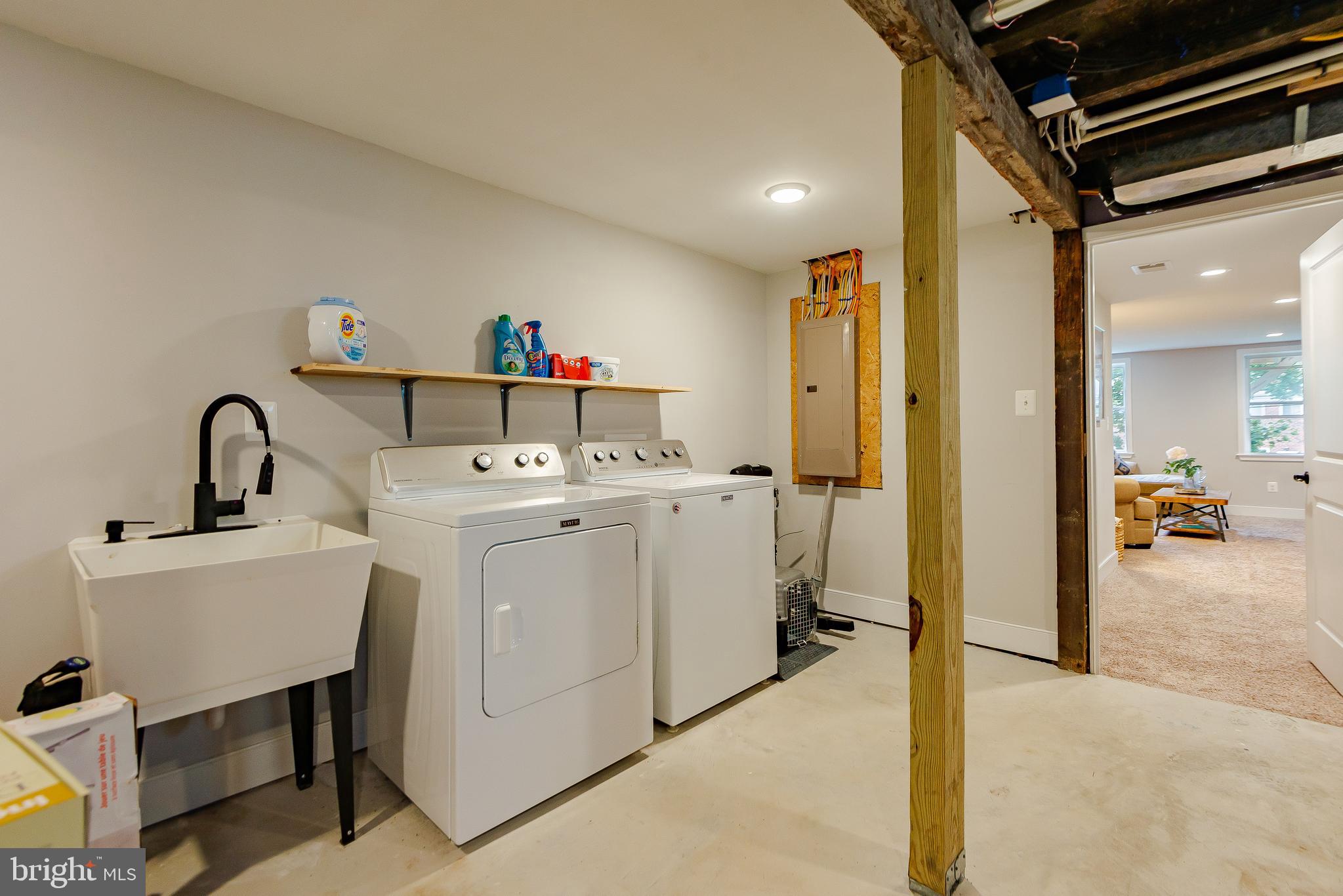 HOES HEIGHTS - Residential Lease