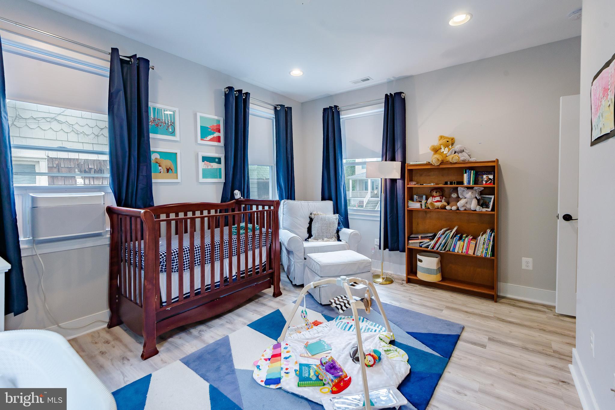 HOES HEIGHTS - Residential Lease