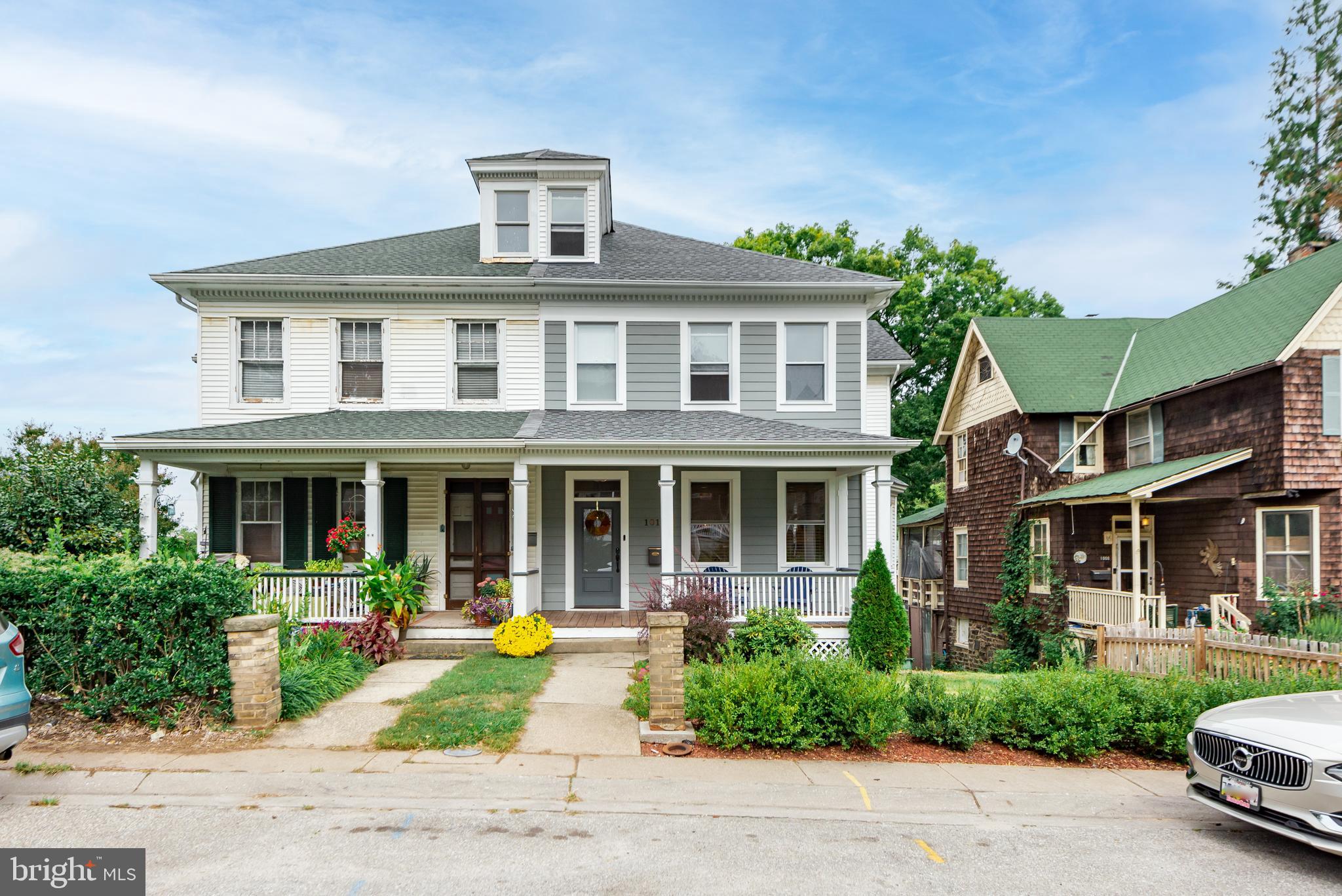 HOES HEIGHTS - Residential Lease