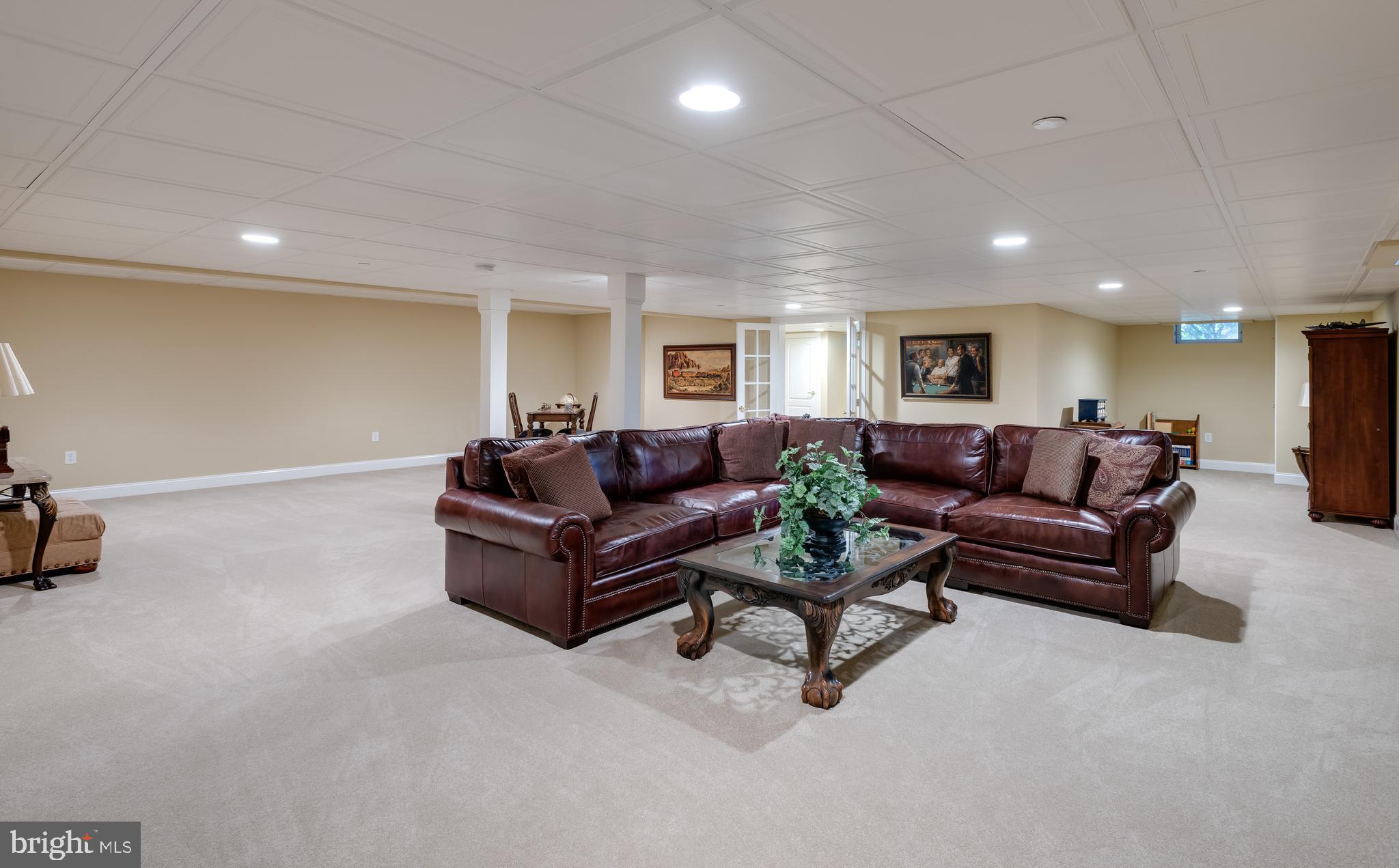 SPRINGTON PT ESTS - Residential