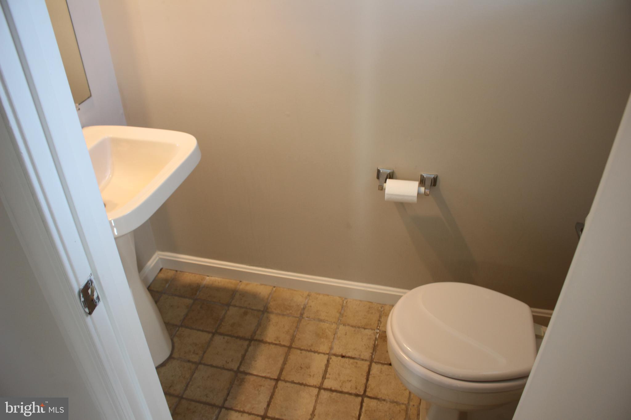 FAIRVIEW COMMONS - Residential