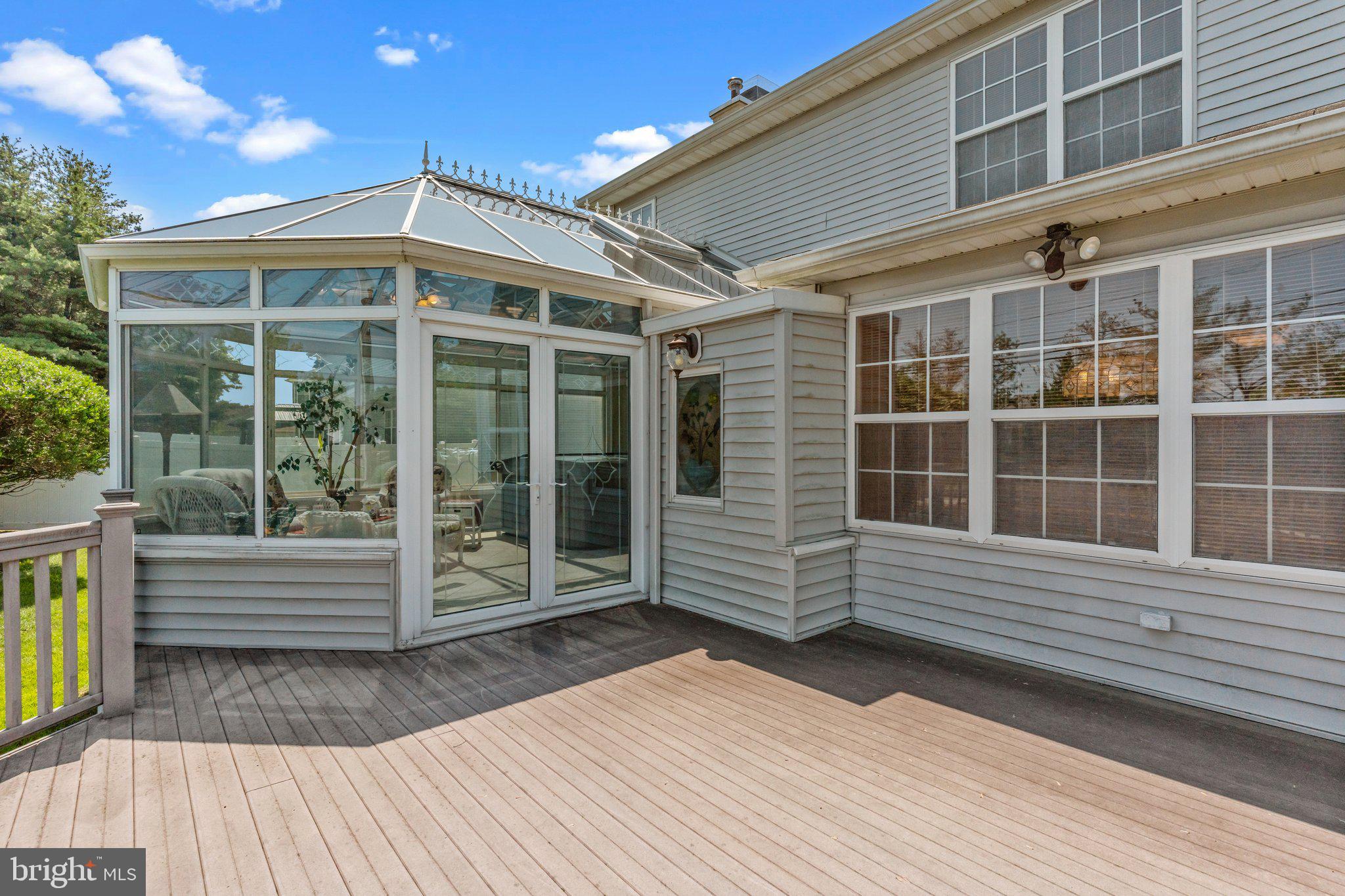 2737 WOODSVIEW DRIVE