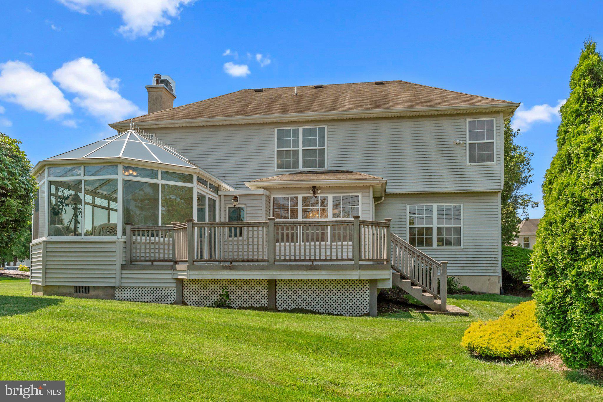 2737 WOODSVIEW DRIVE