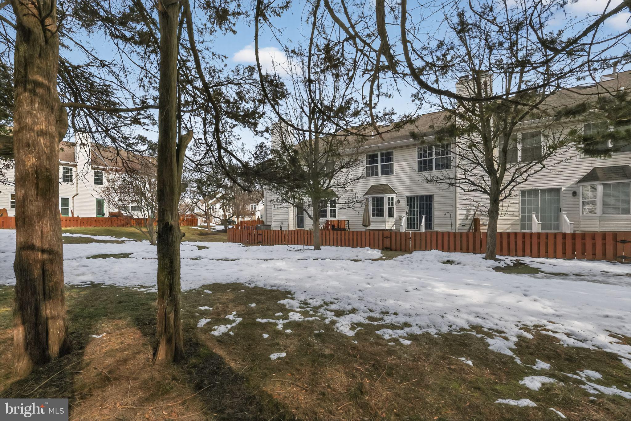 ASPEN WOODS - Residential