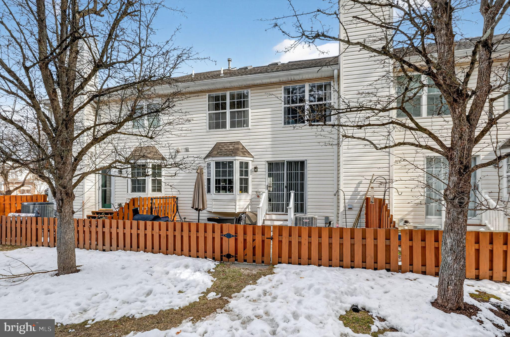 ASPEN WOODS - Residential