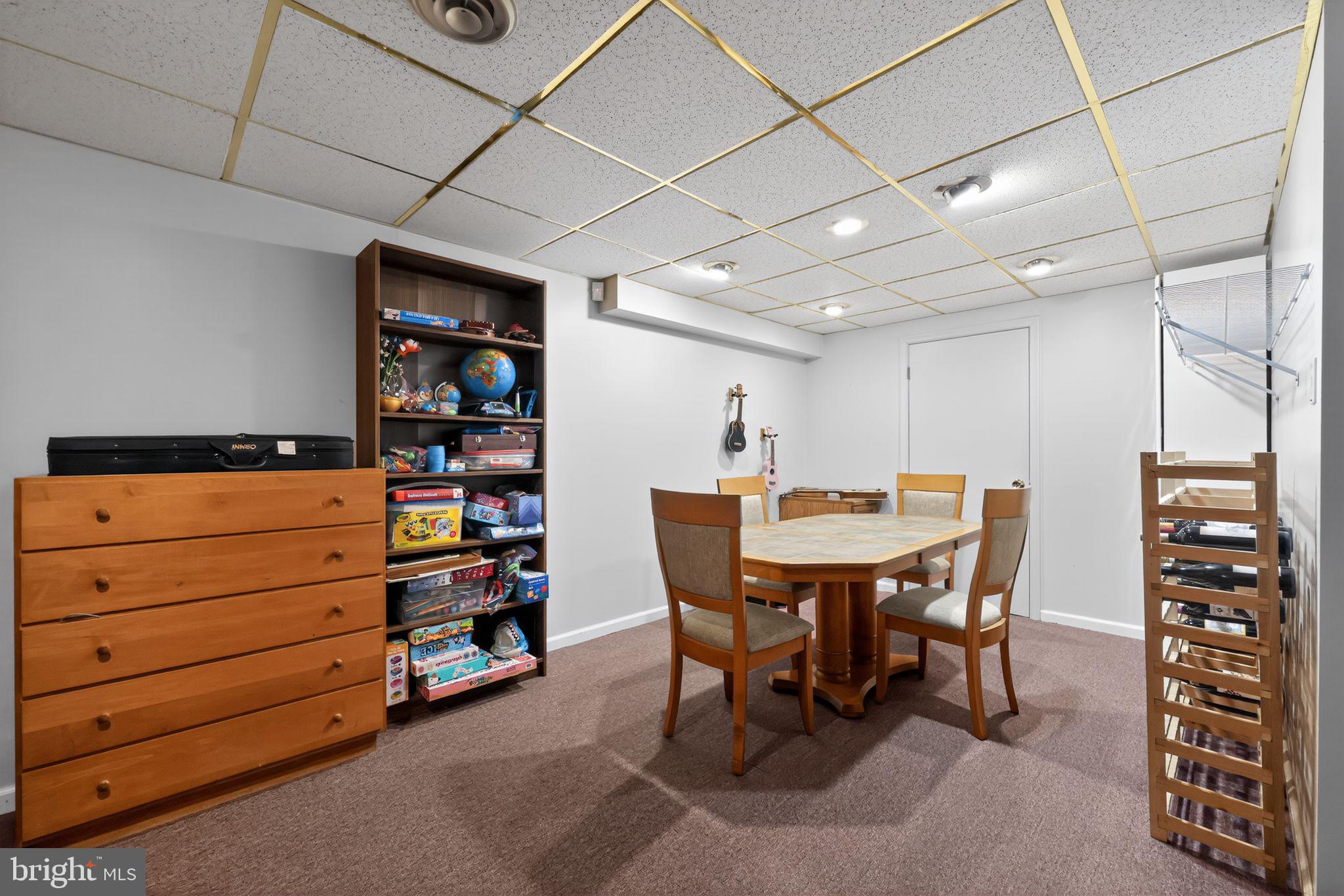 ASPEN WOODS - Residential