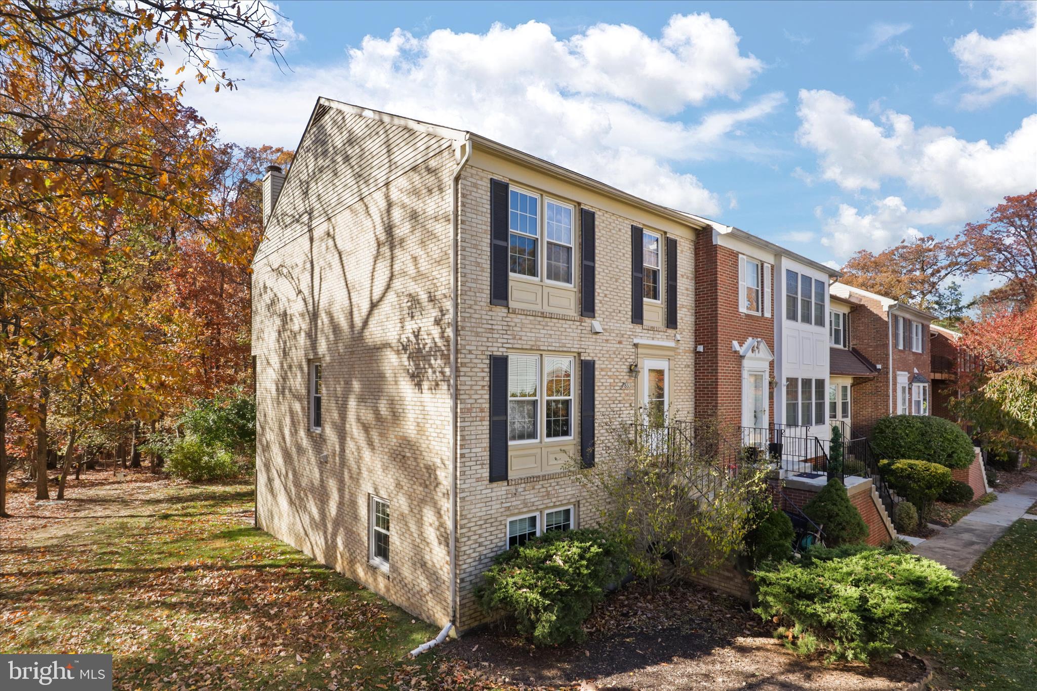 TYSONS TOWNES - Residential Lease