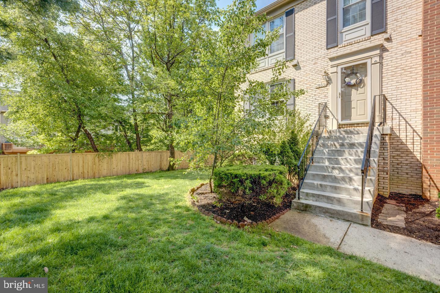 TYSONS TOWNES - Residential Lease