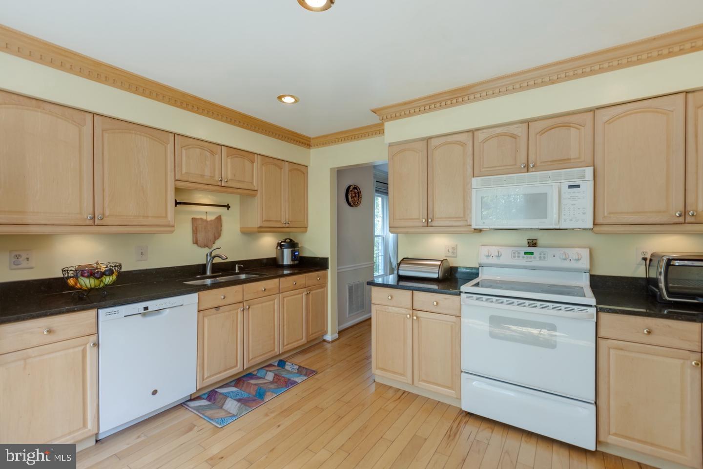 TYSONS TOWNES - Residential Lease