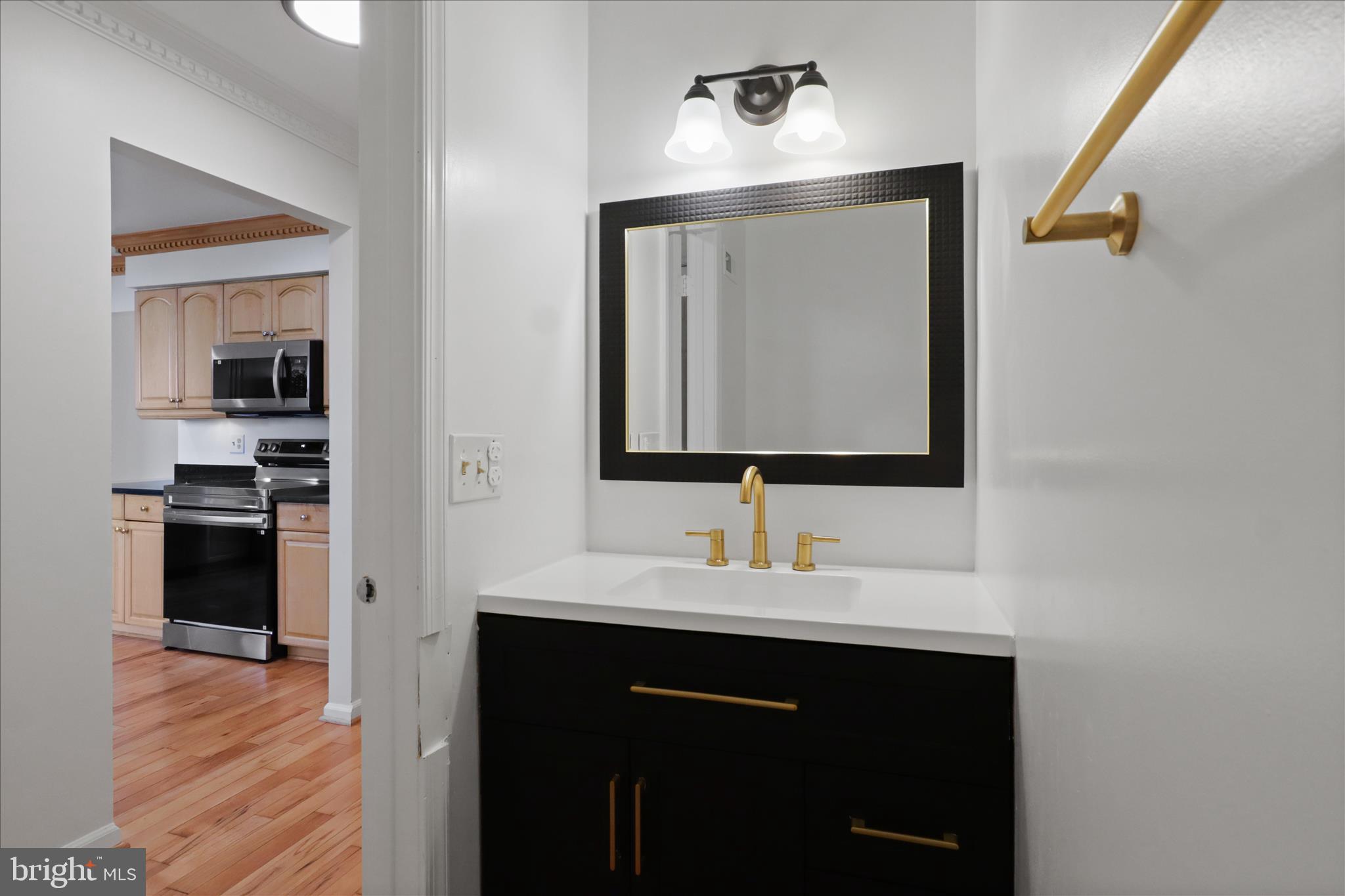 TYSONS TOWNES - Residential Lease