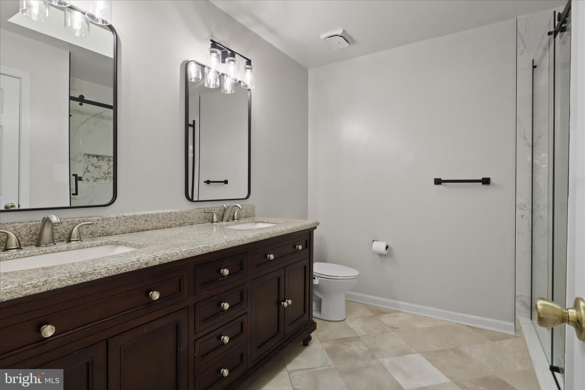 TYSONS TOWNES - Residential Lease