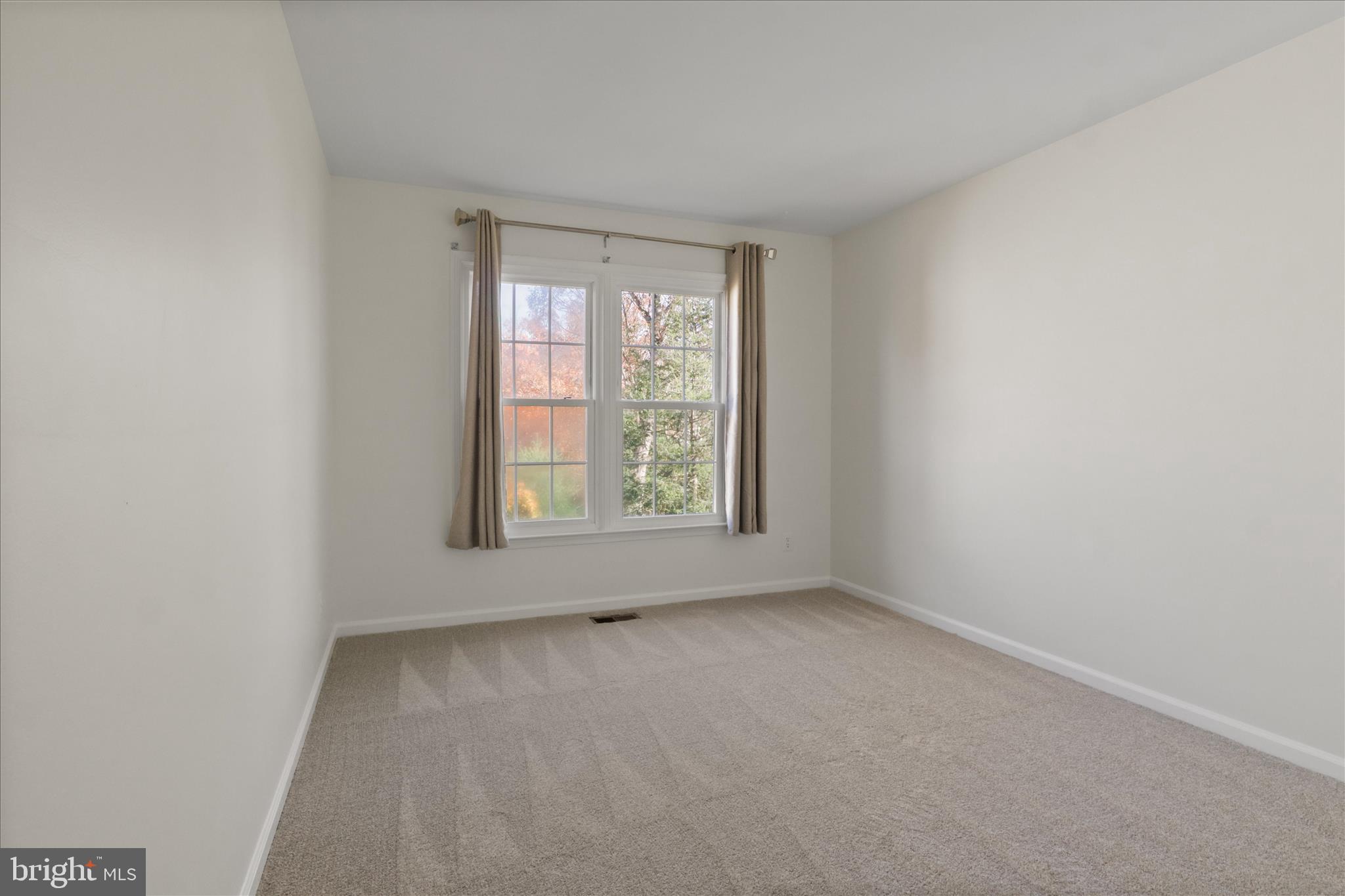 TYSONS TOWNES - Residential Lease