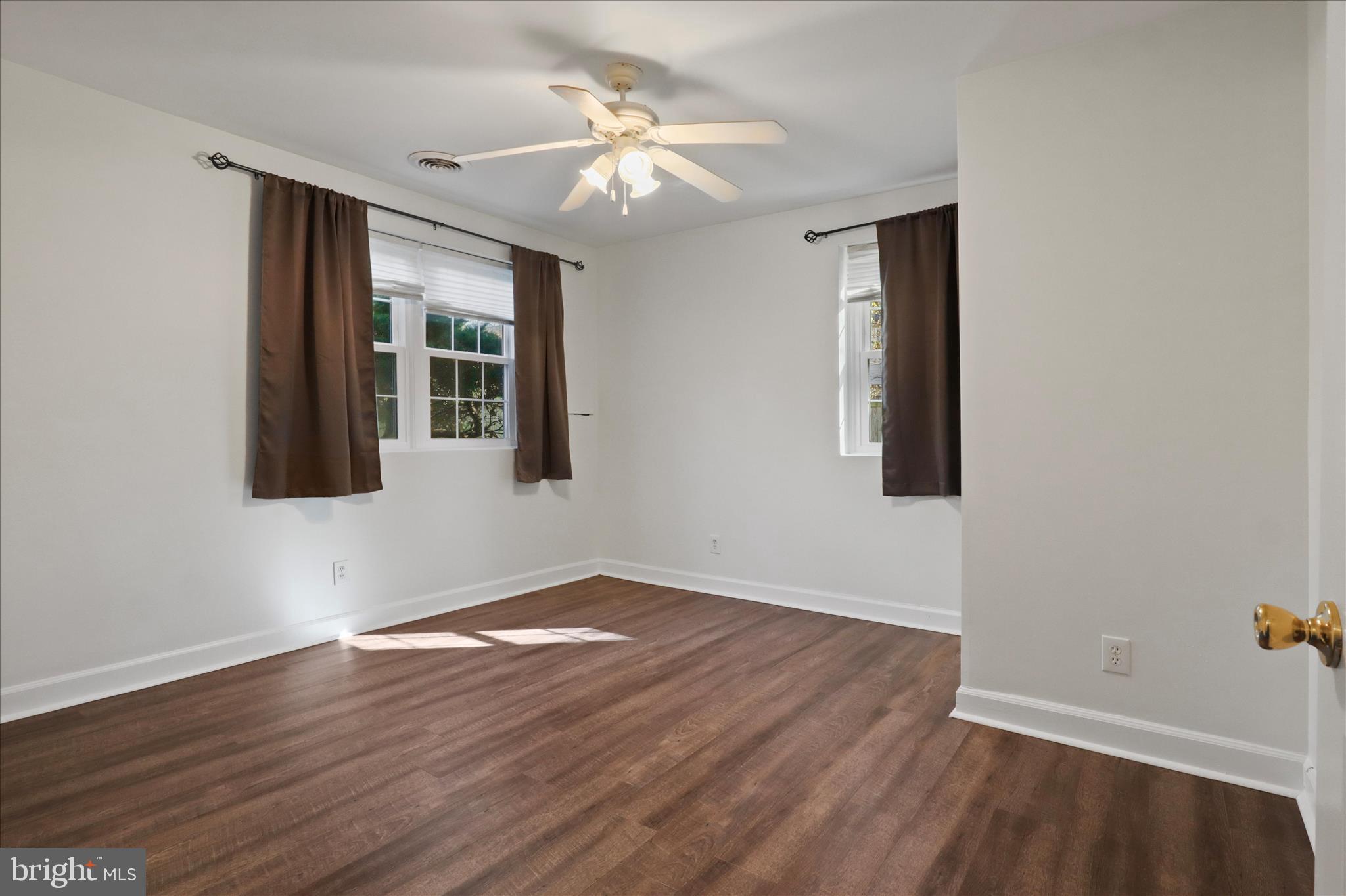 TYSONS TOWNES - Residential Lease