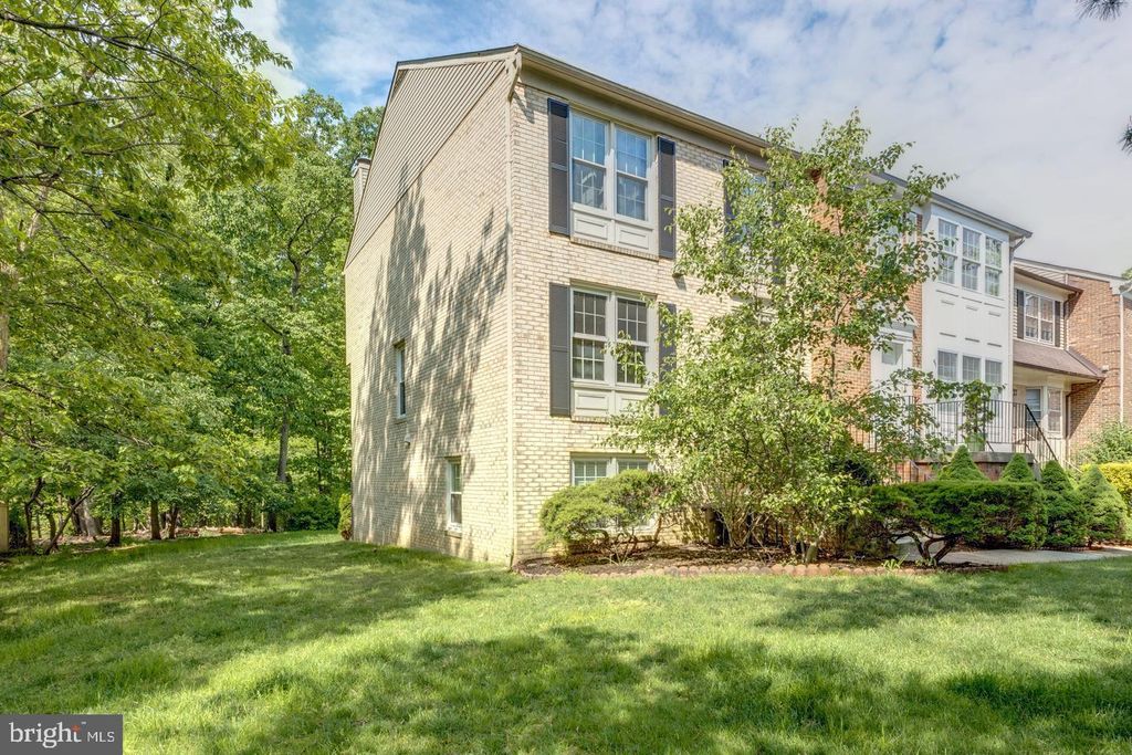 Photo of 8601 Raglan Road, VIENNA, VA 22182 (MLS # VAFX2265984)
