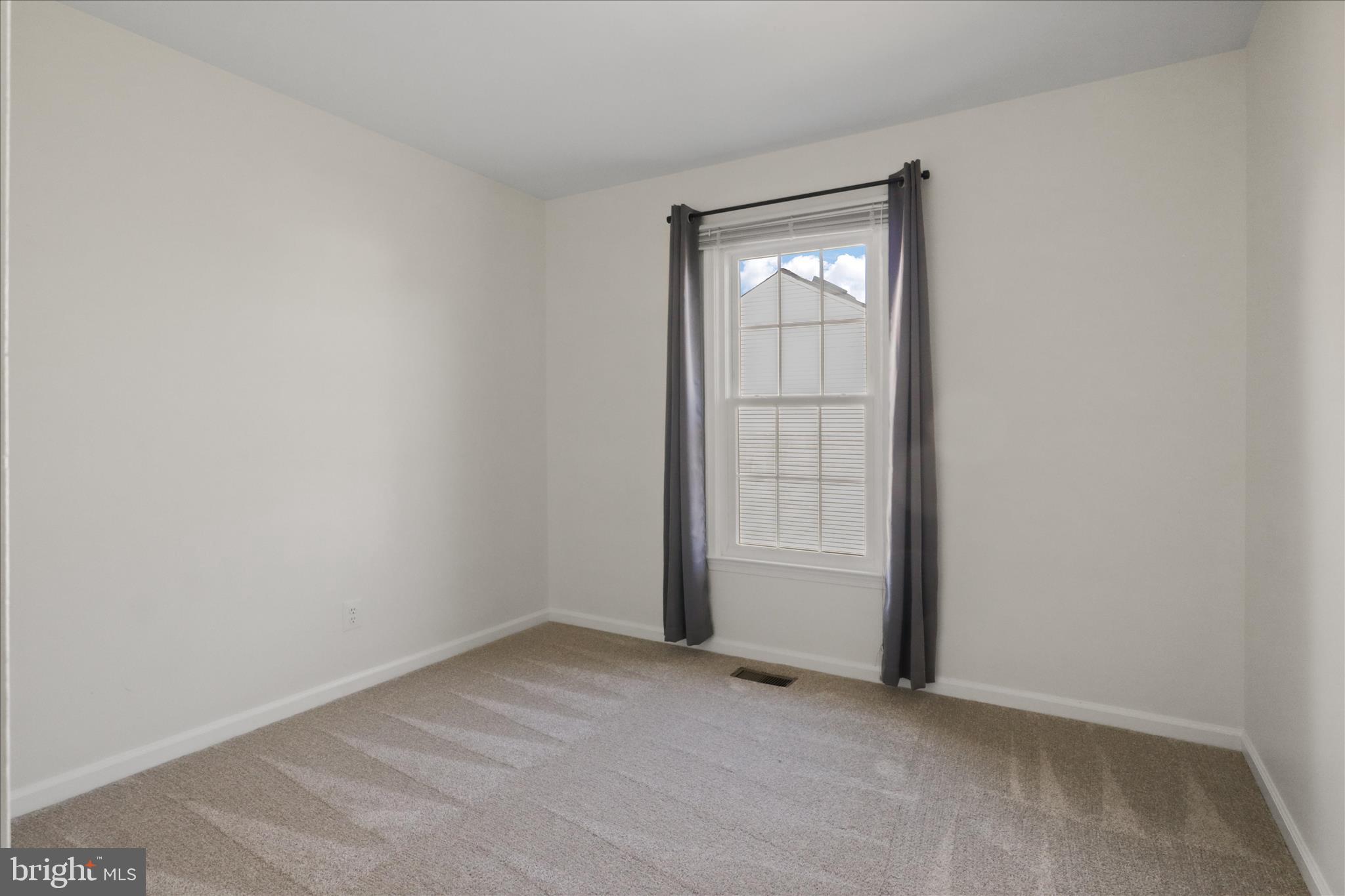 TYSONS TOWNES - Residential Lease