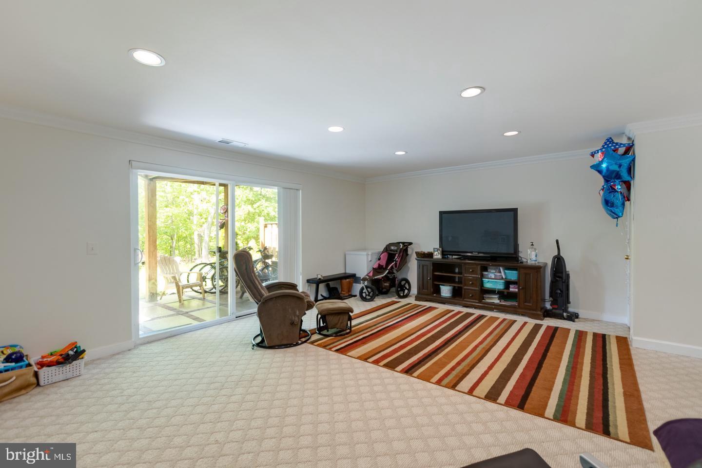 TYSONS TOWNES - Residential Lease