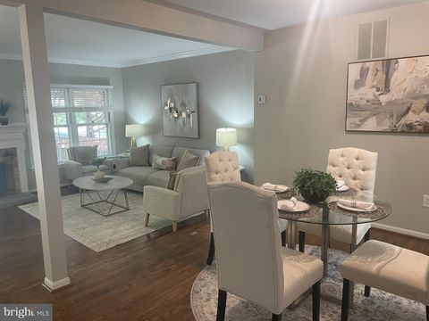 Photo of 7422 Chummley Court, FALLS CHURCH, VA 22043 (MLS # VAFX2308750)