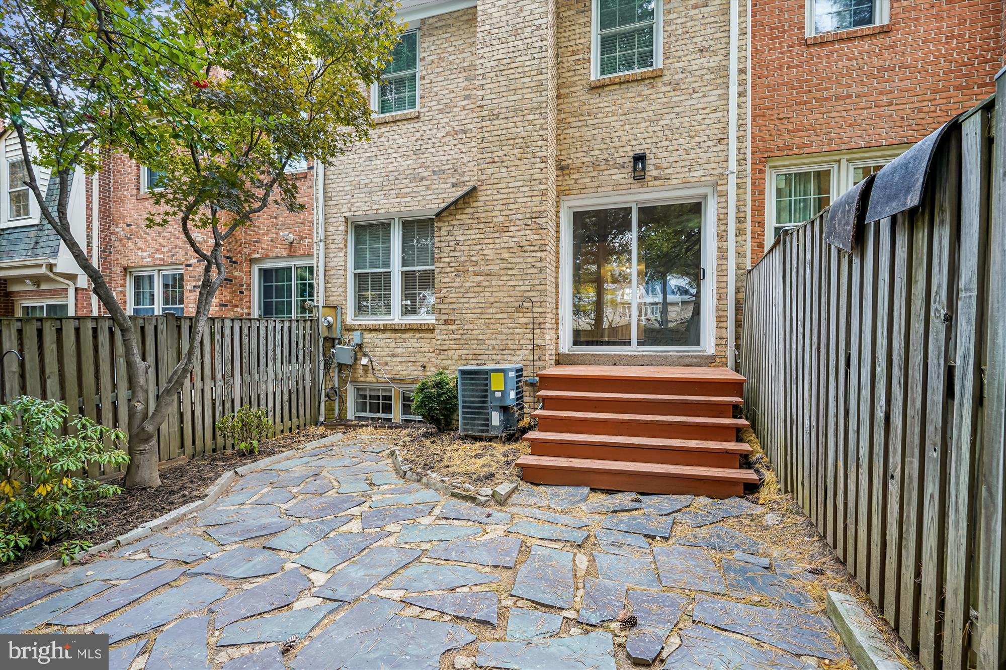 7422 CHUMMLEY COURT