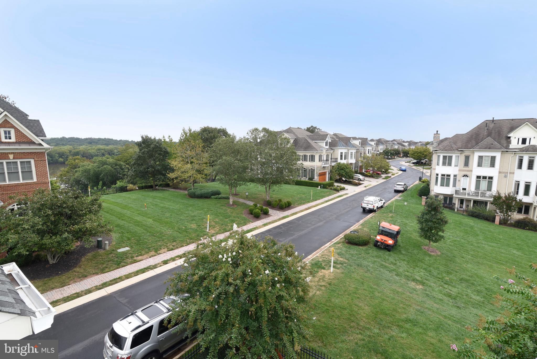 RIVER CREEK - Residential