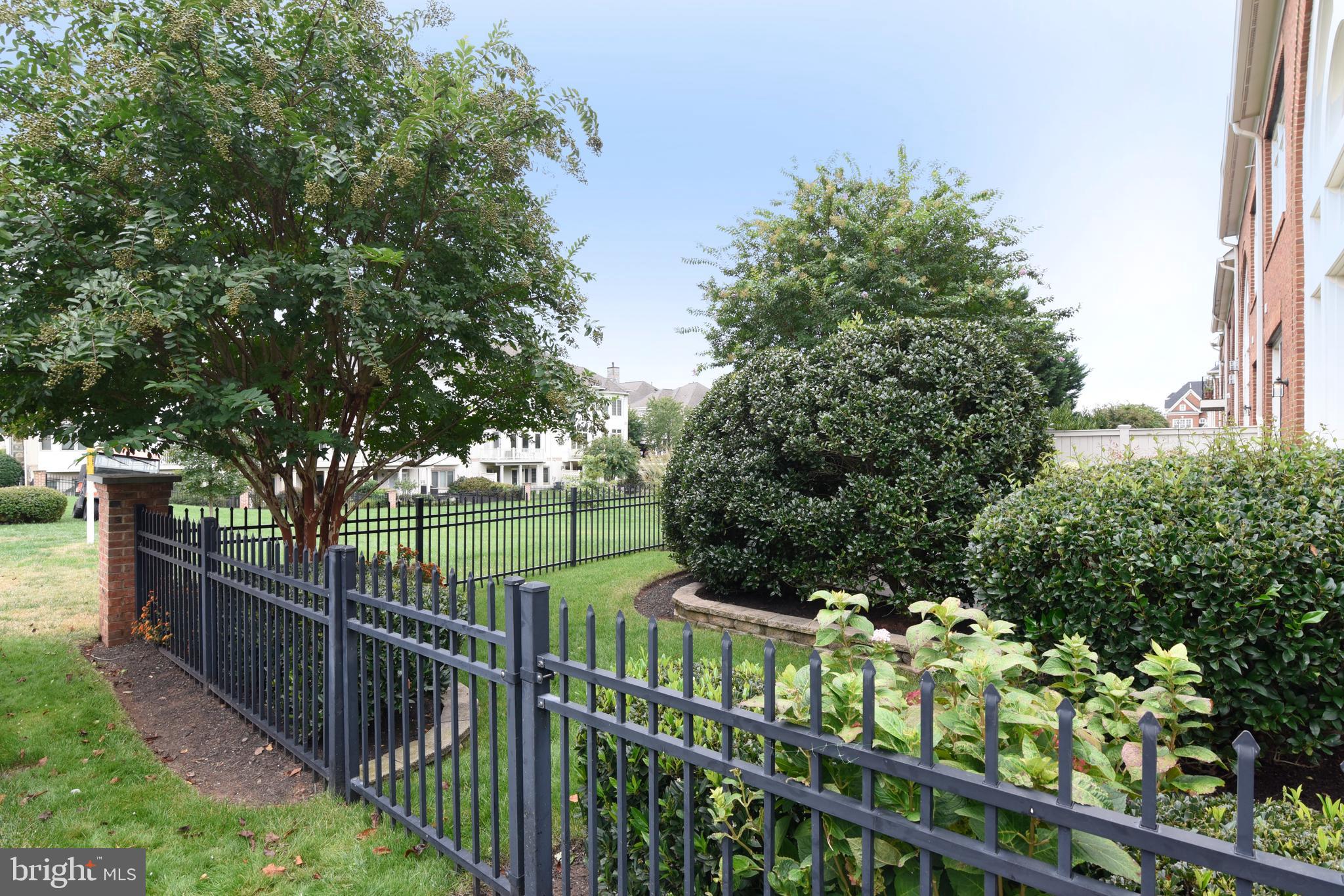 RIVER CREEK - Residential